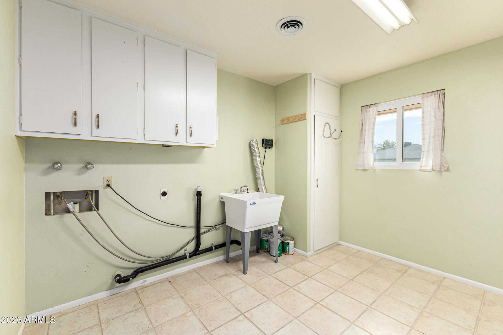 10439 W KINGSWOOD Circle