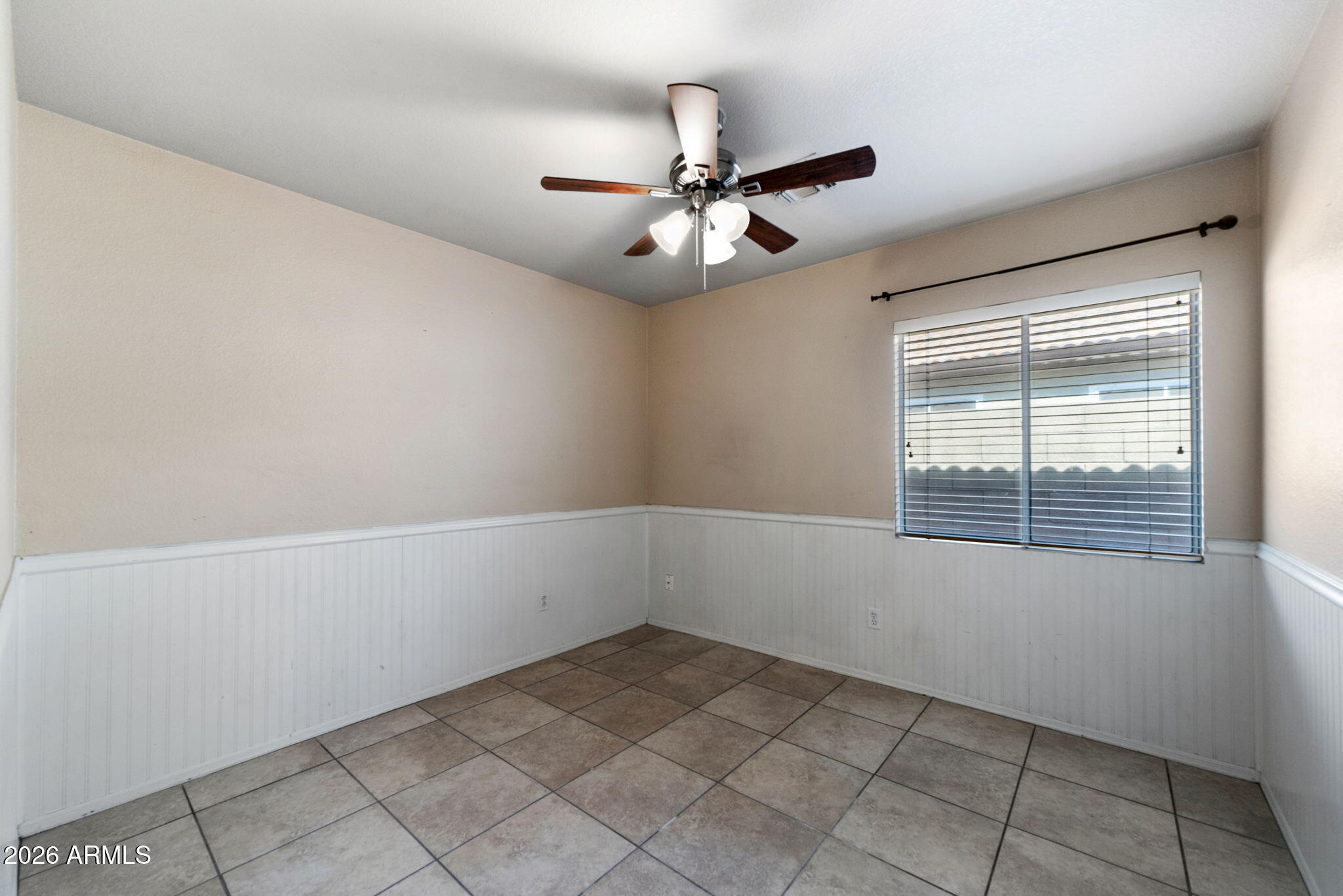 2415 S COMPTON