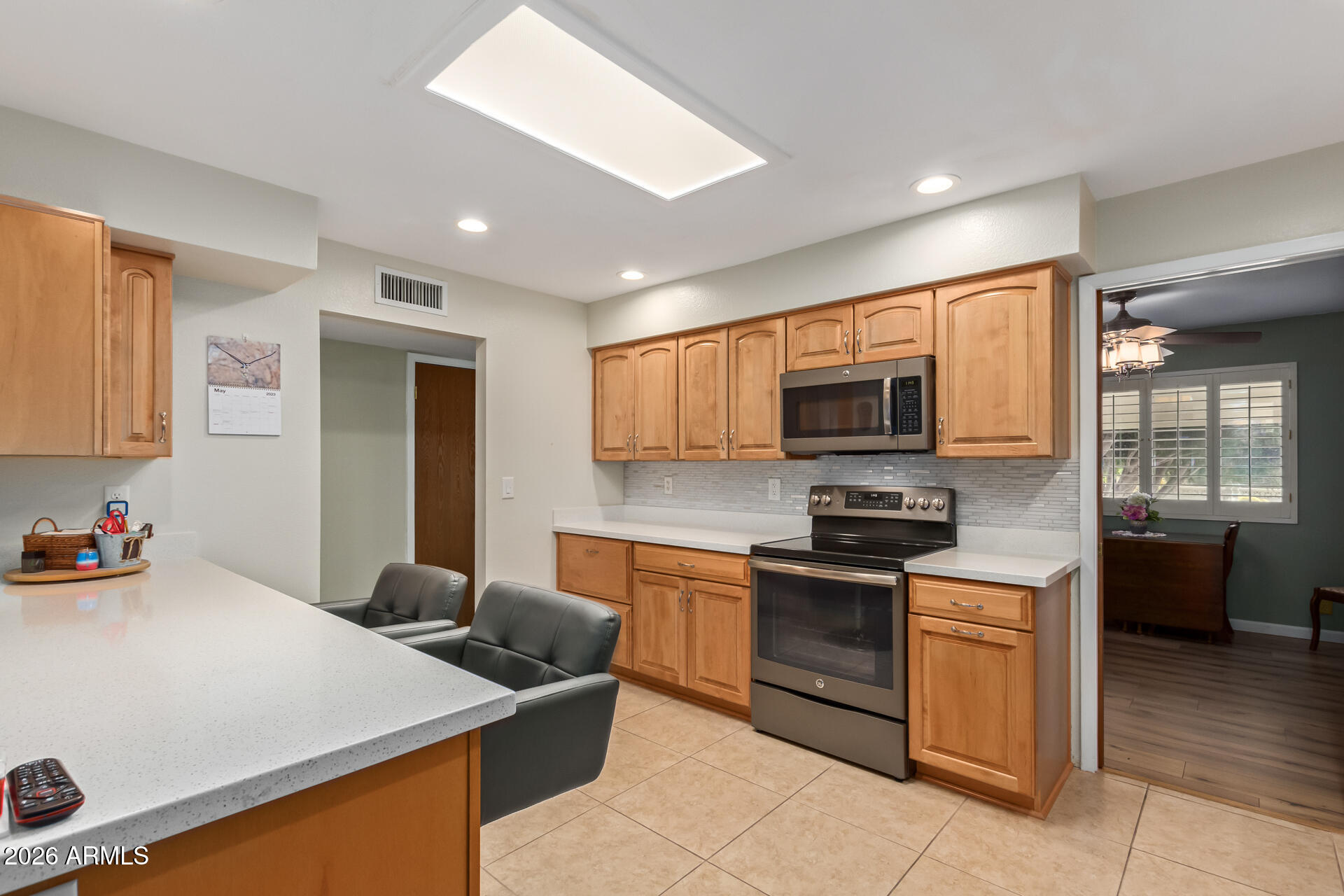 4712 E CRESCENT Avenue