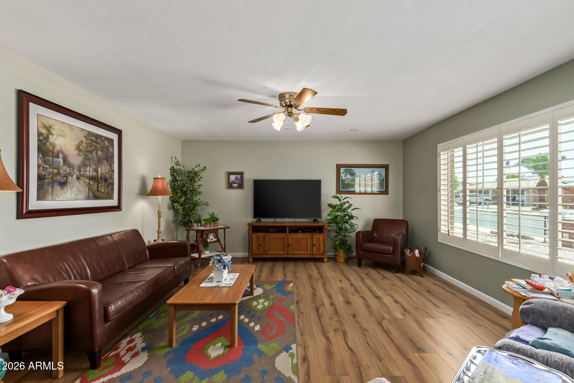 4712 E CRESCENT Avenue