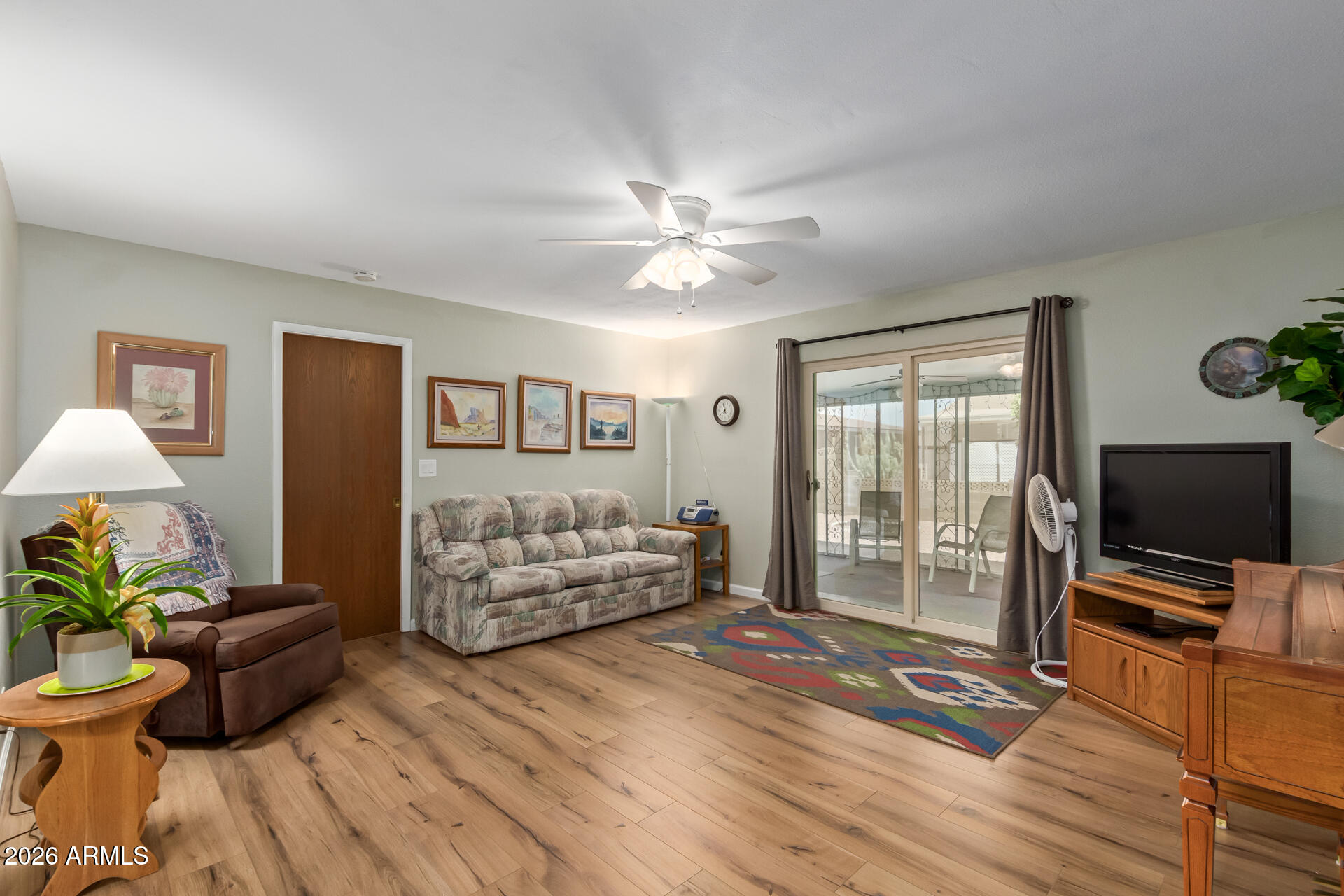 4712 E CRESCENT Avenue