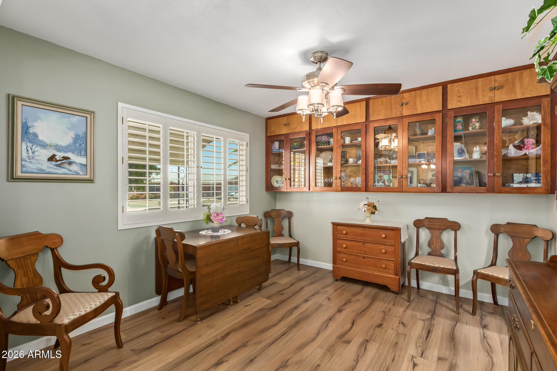 4712 E CRESCENT Avenue