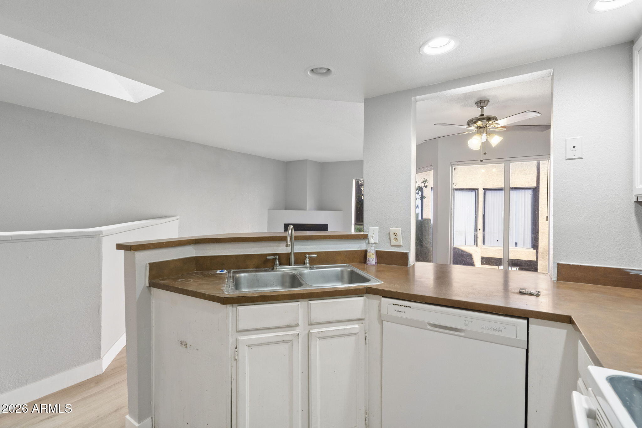 3228 W Glendale Avenue 125