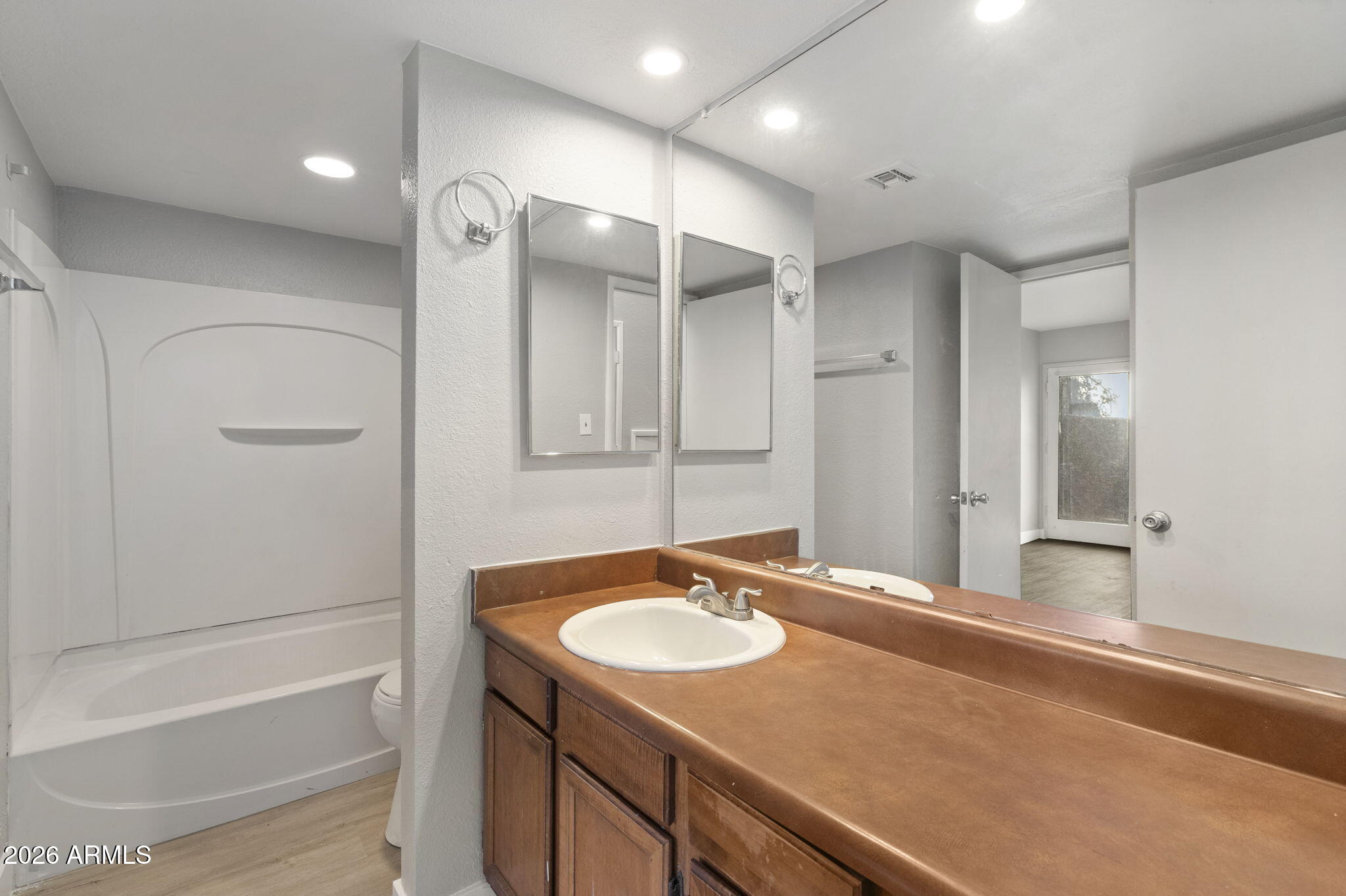 3228 W Glendale Avenue 125