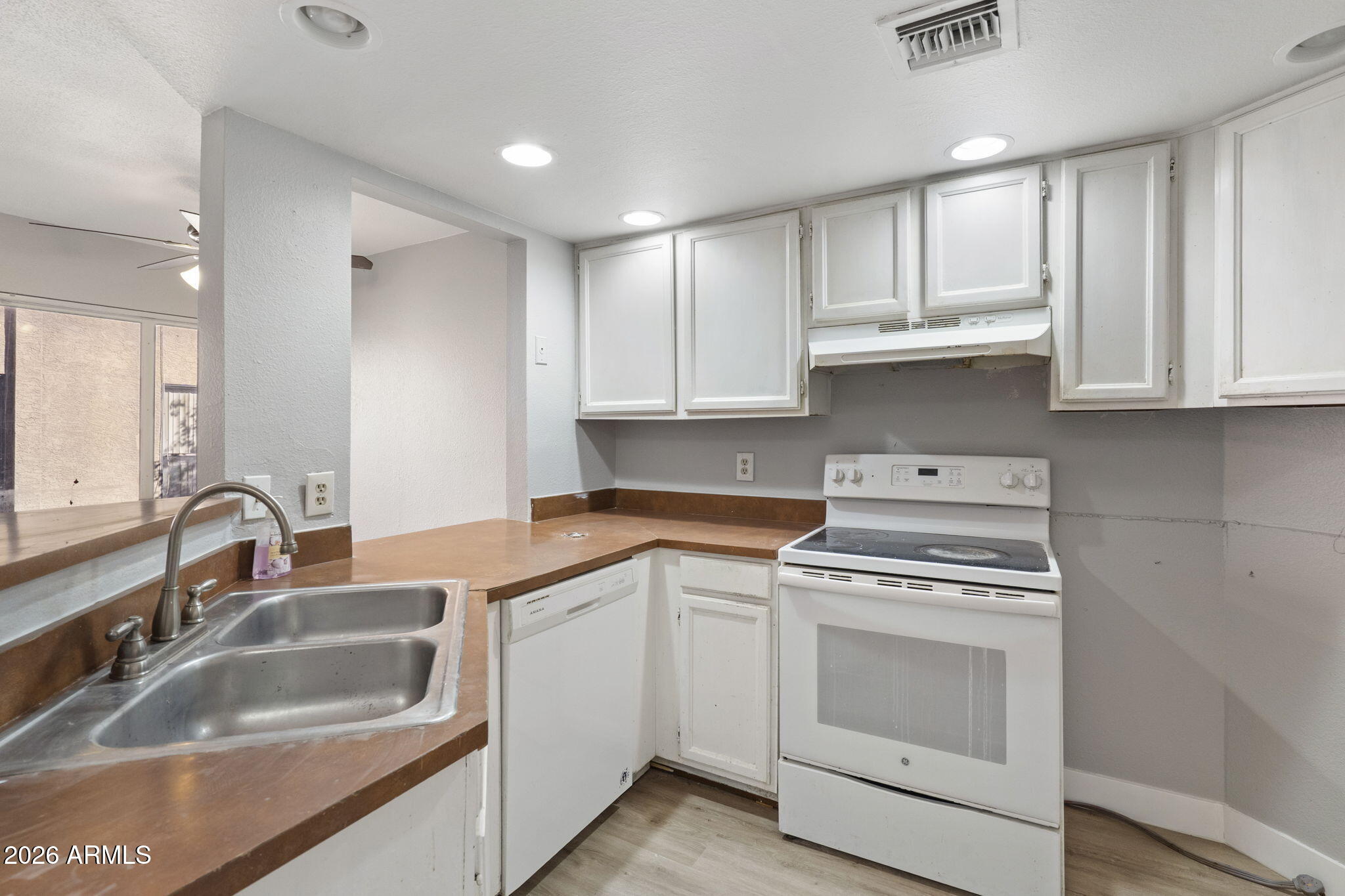 3228 W Glendale Avenue 125