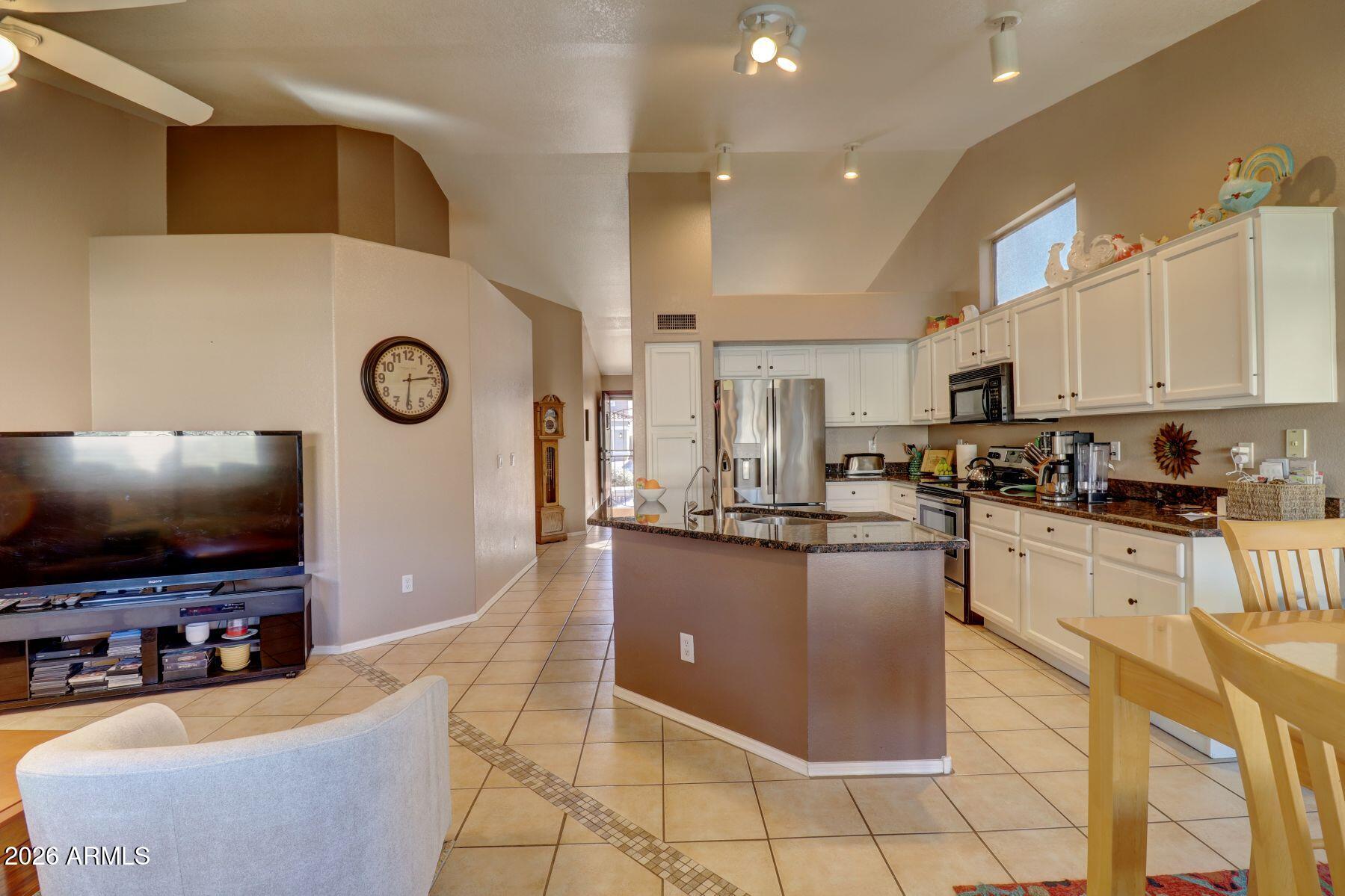 1048 W Swan Drive