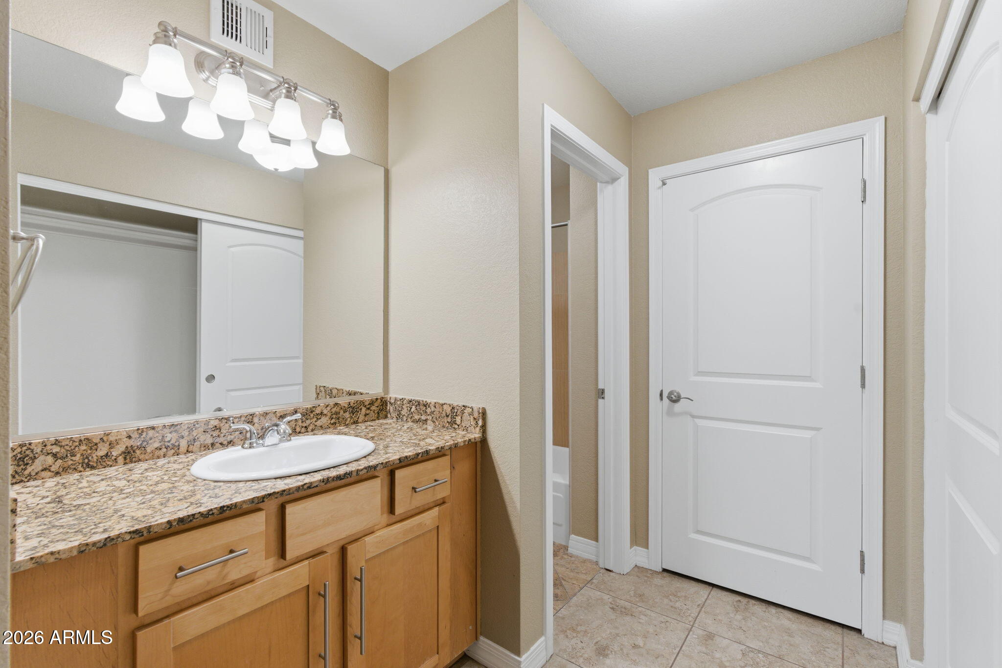 2025 E CAMPBELL Avenue 140