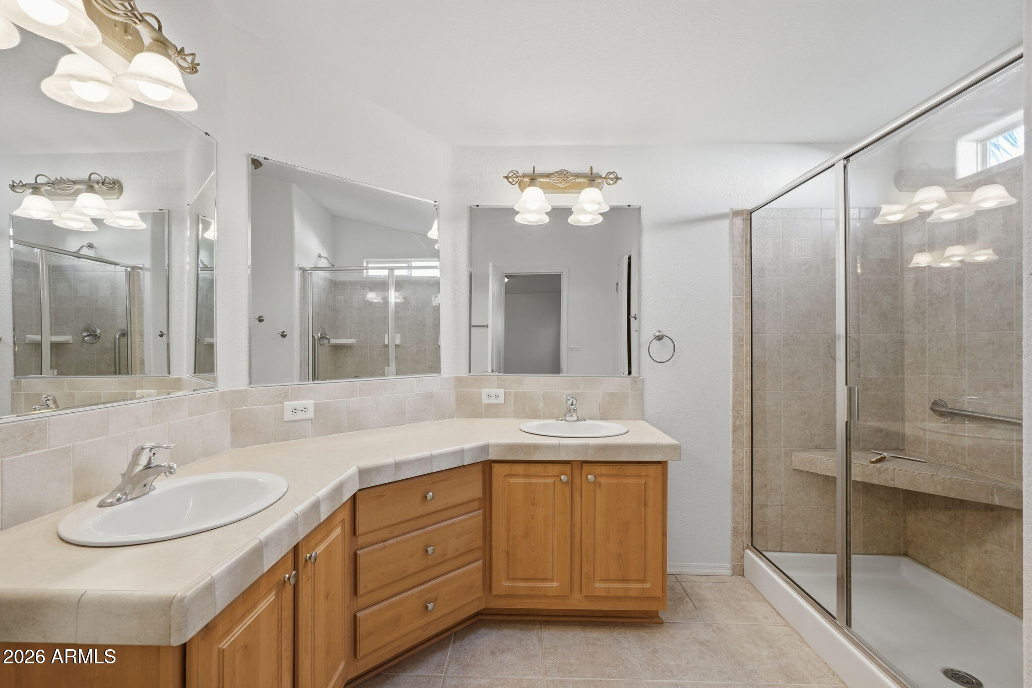 120 N VAL VISTA Drive 83