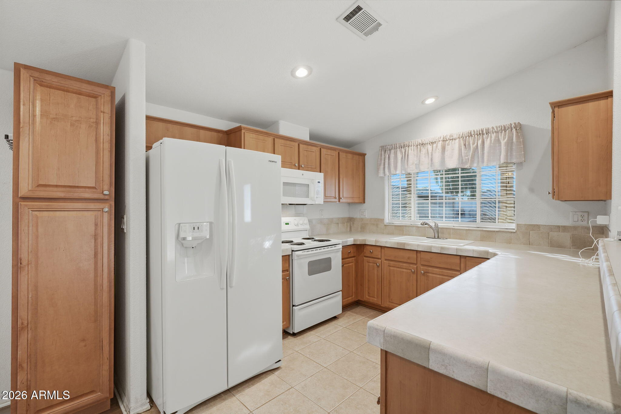 120 N VAL VISTA Drive 83