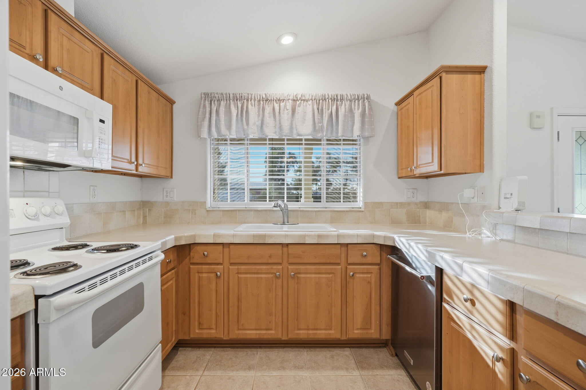 120 N VAL VISTA Drive 83