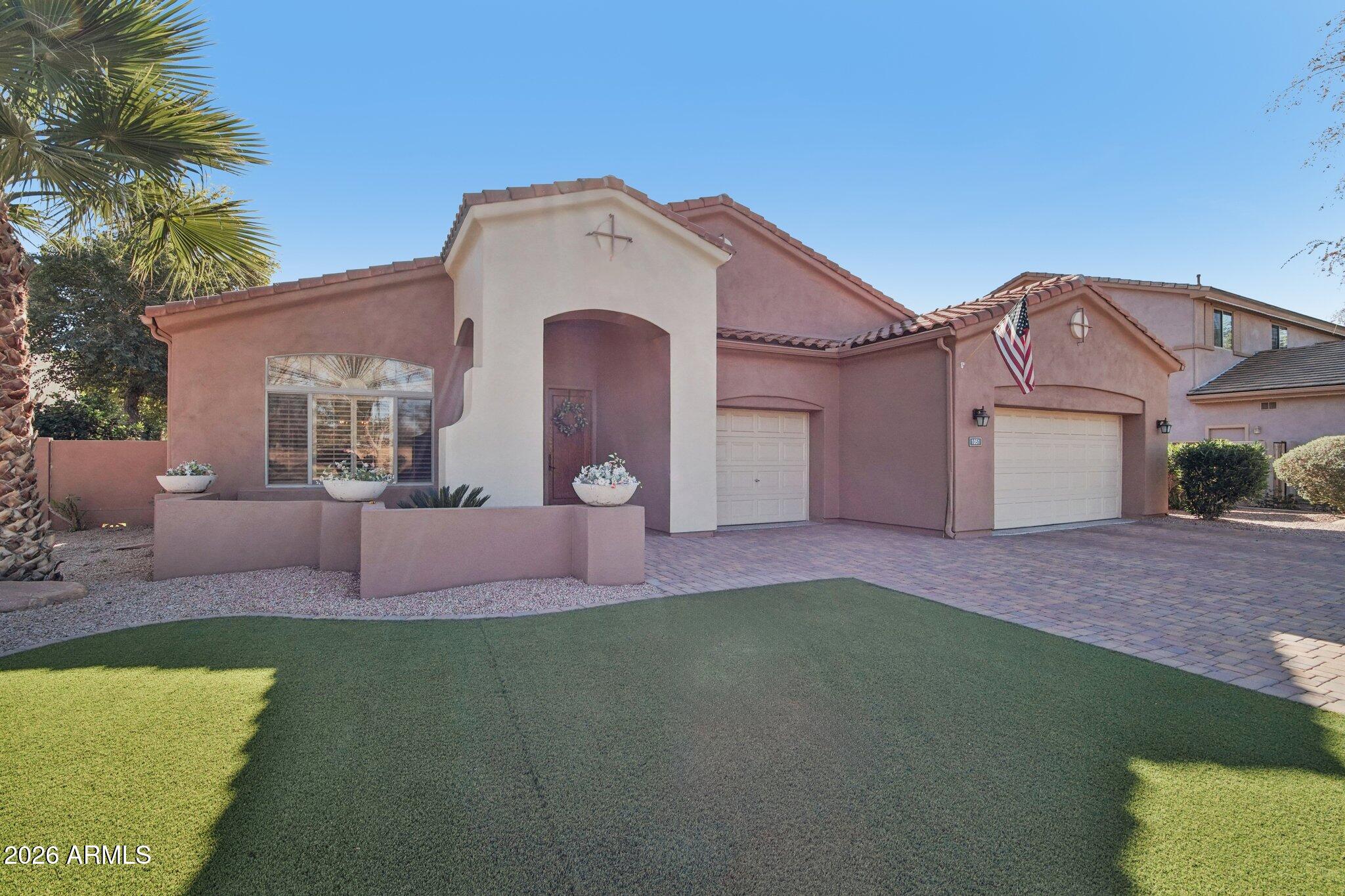 1051 W SIERRA MADRE Avenue