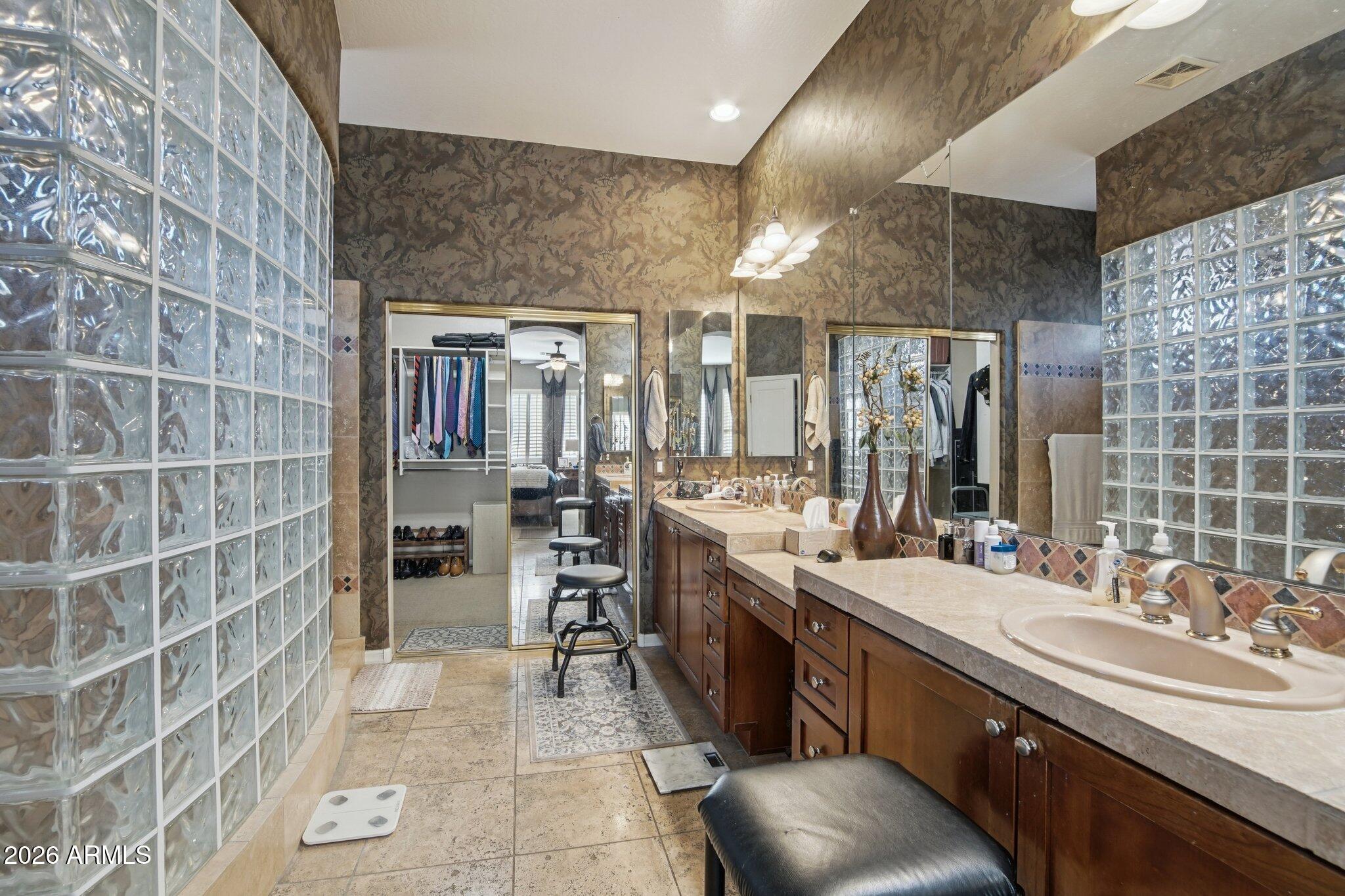 1051 W SIERRA MADRE Avenue