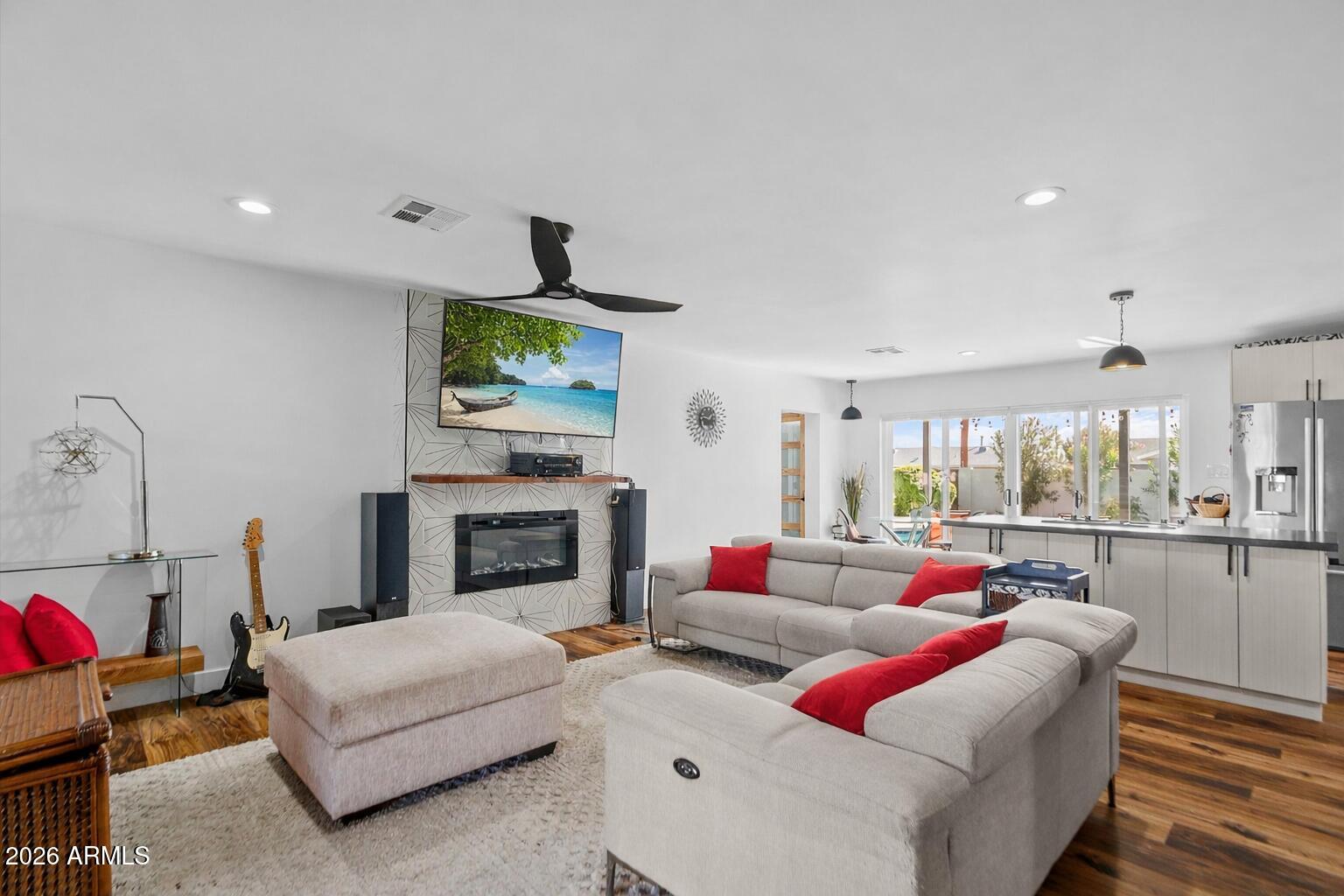 7647 E CATALINA Drive