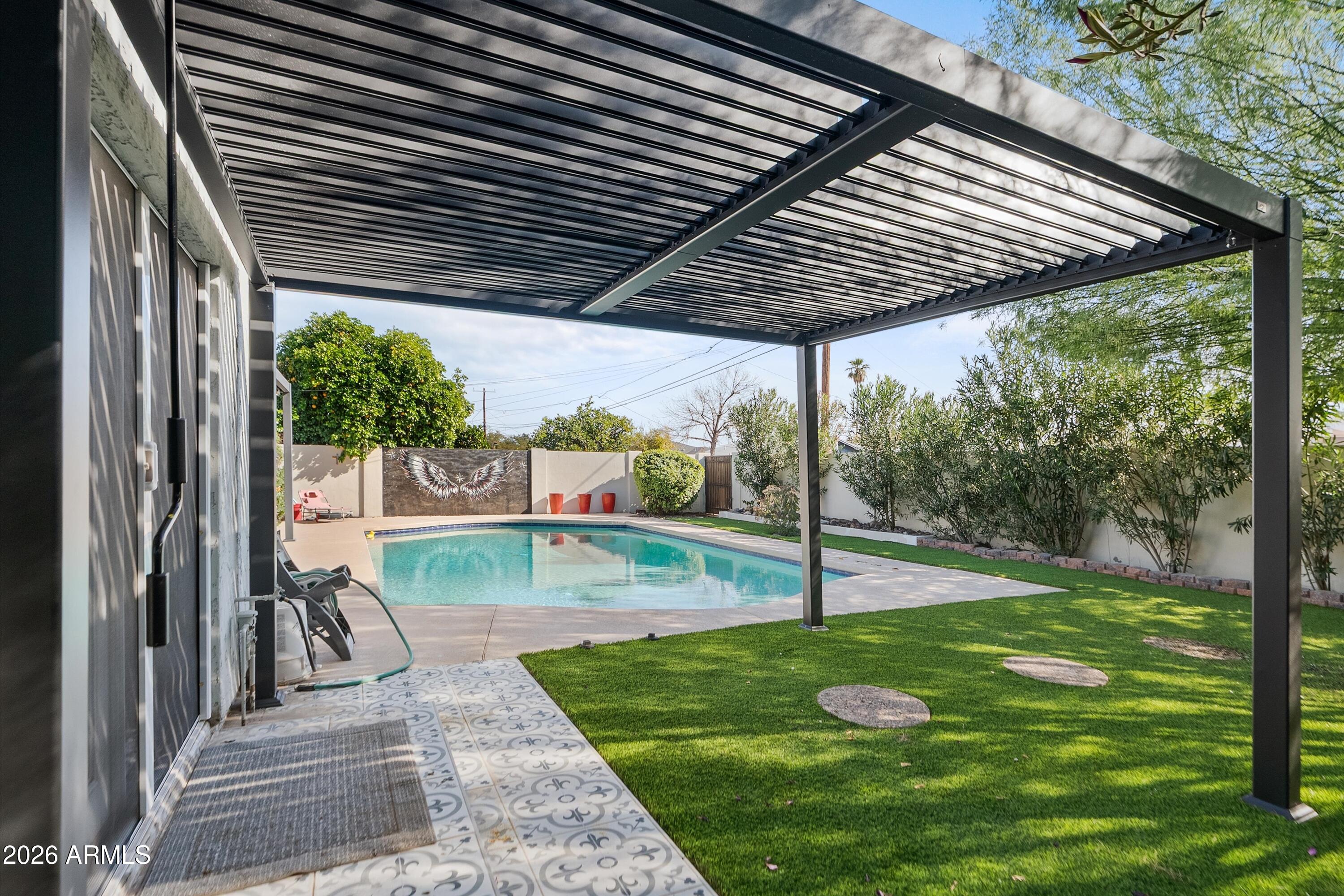 7647 E CATALINA Drive