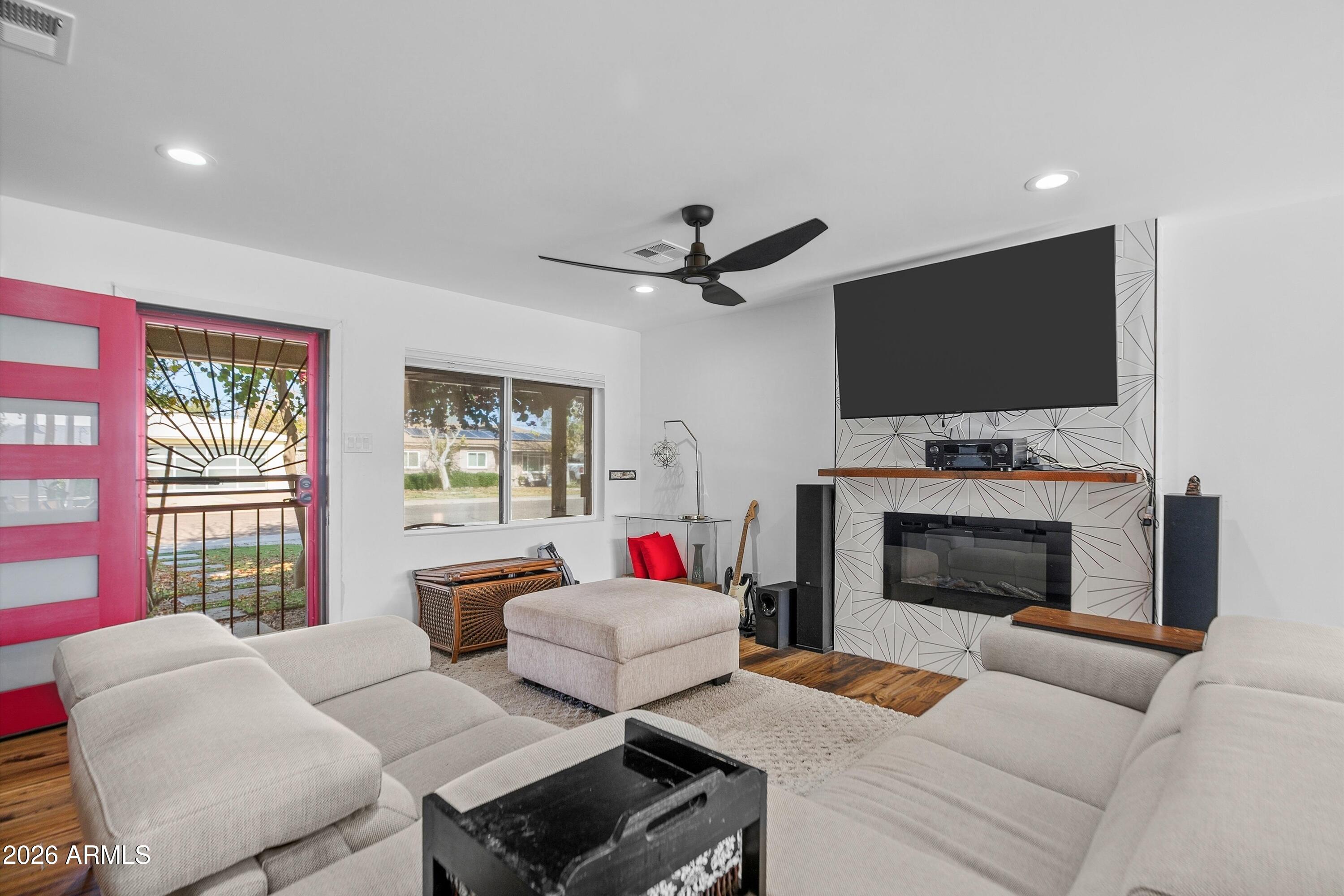 7647 E CATALINA Drive