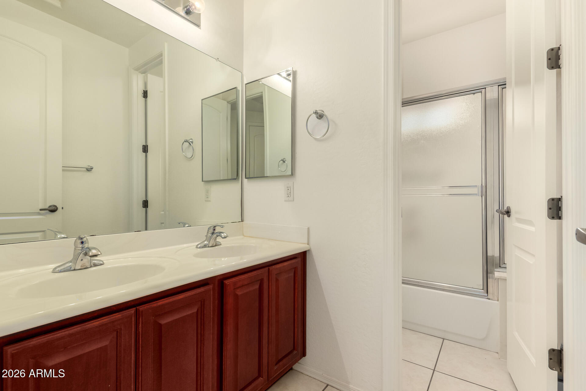 828 E TEAKWOOD Drive