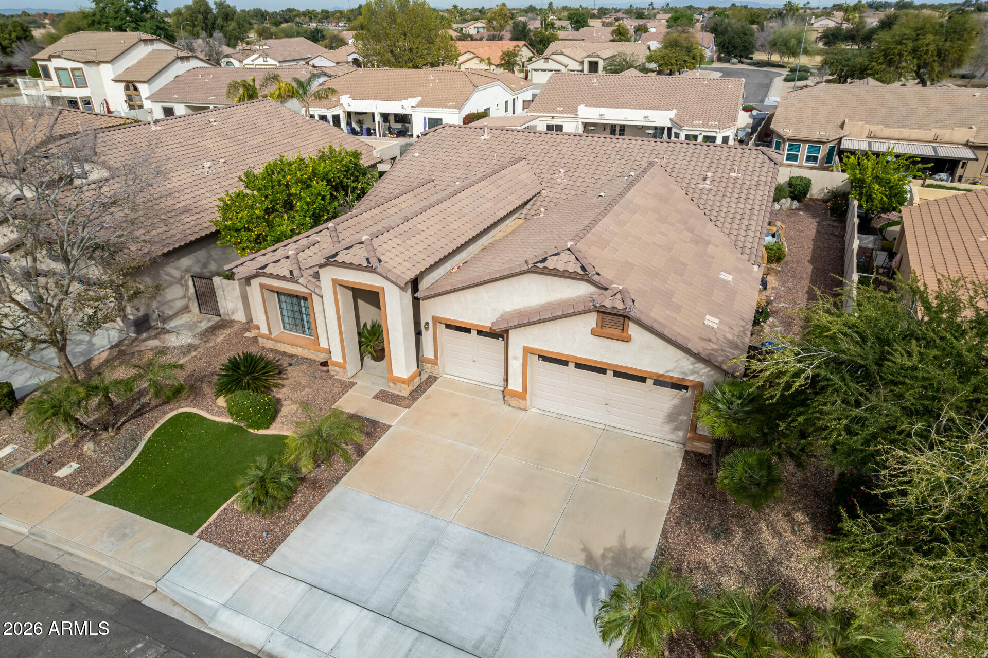 828 E TEAKWOOD Drive