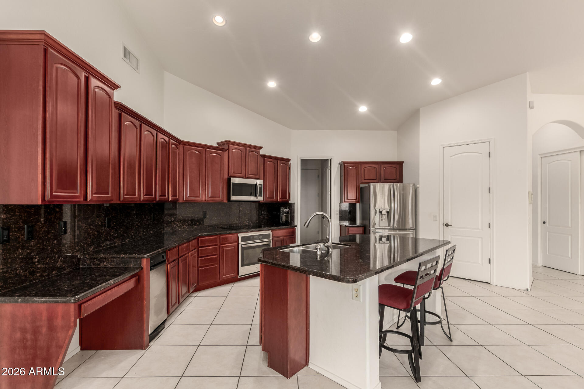 828 E TEAKWOOD Drive