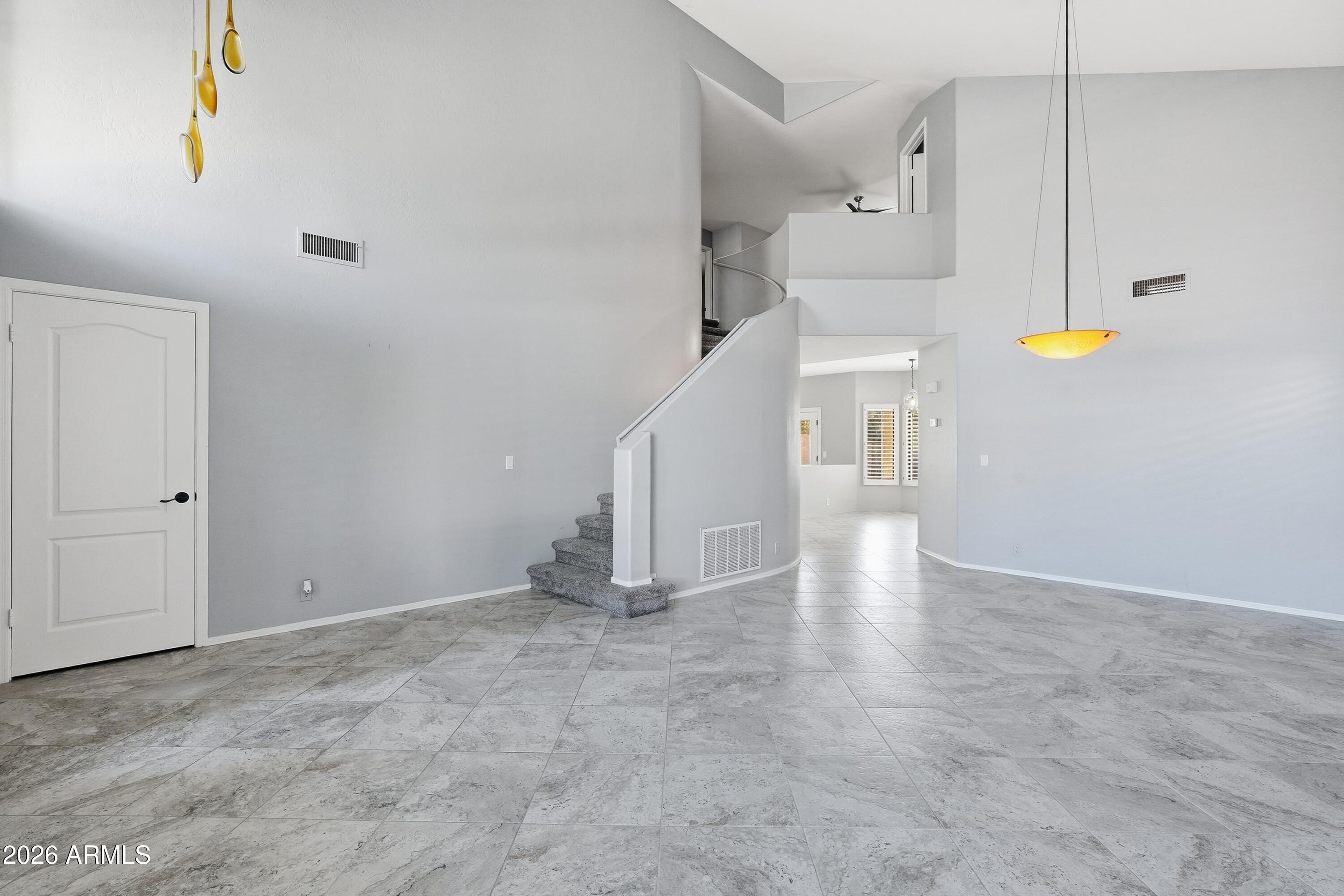 2201 W REDWOOD Drive