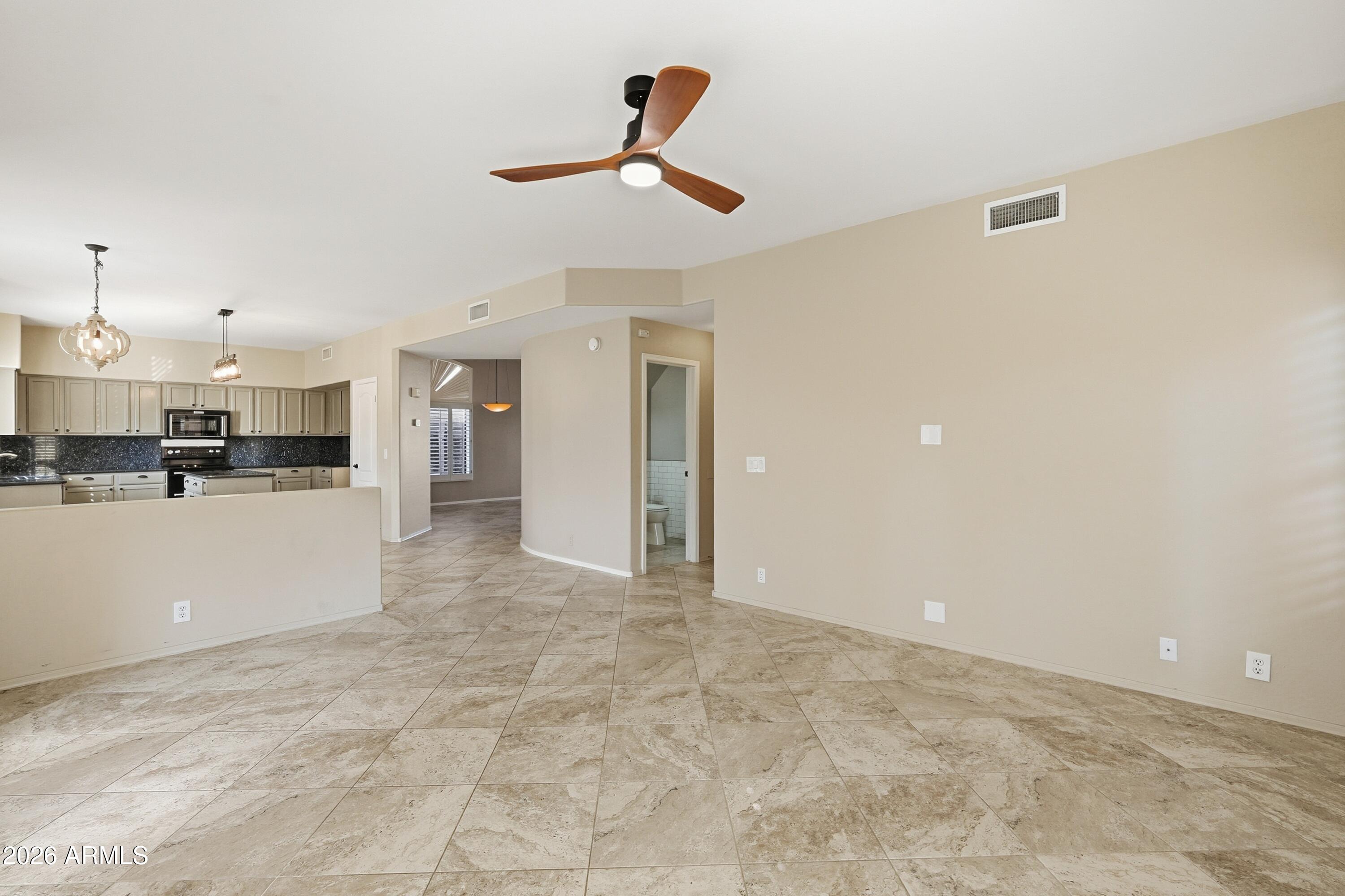 2201 W REDWOOD Drive