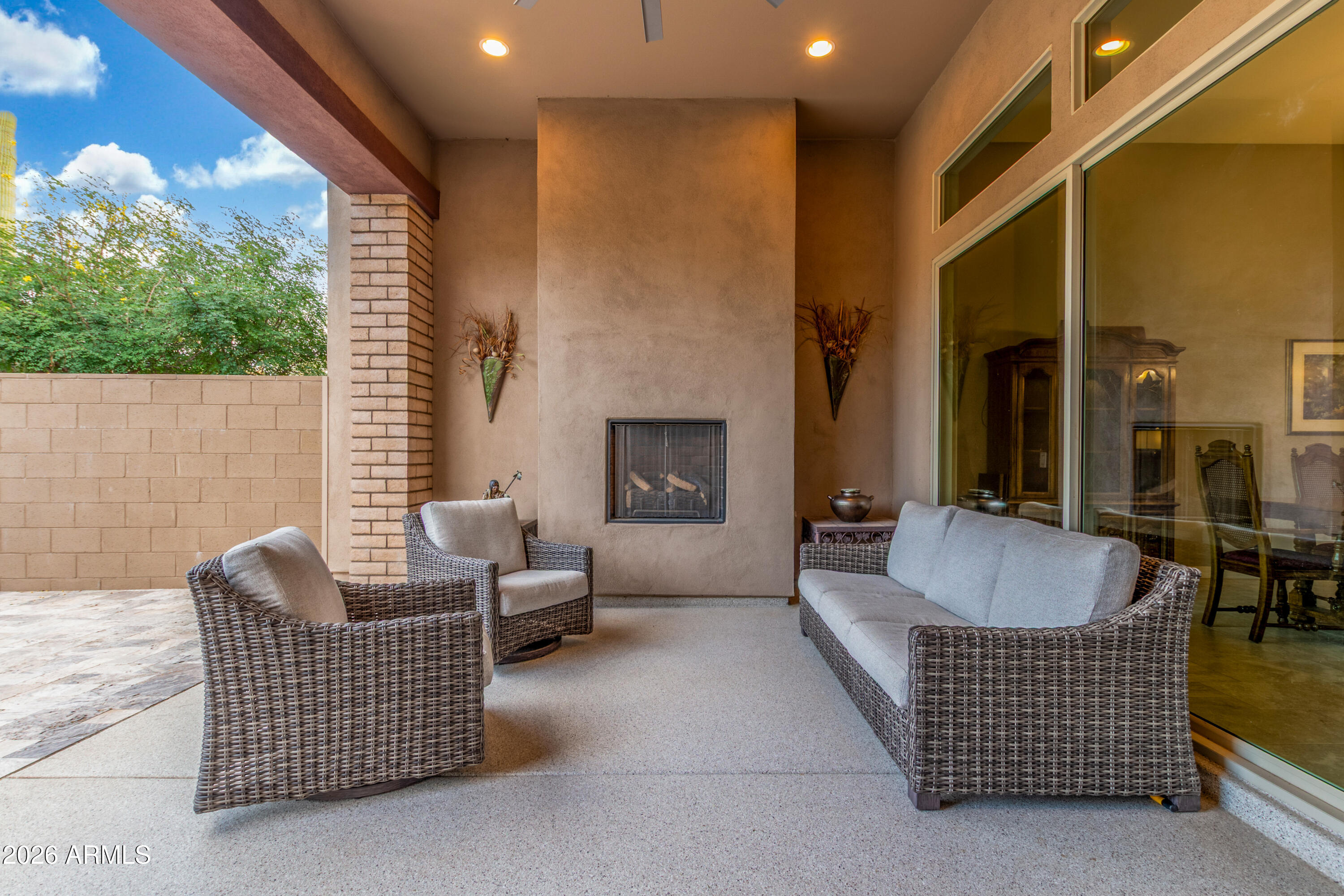 7334 E PARAISO Drive