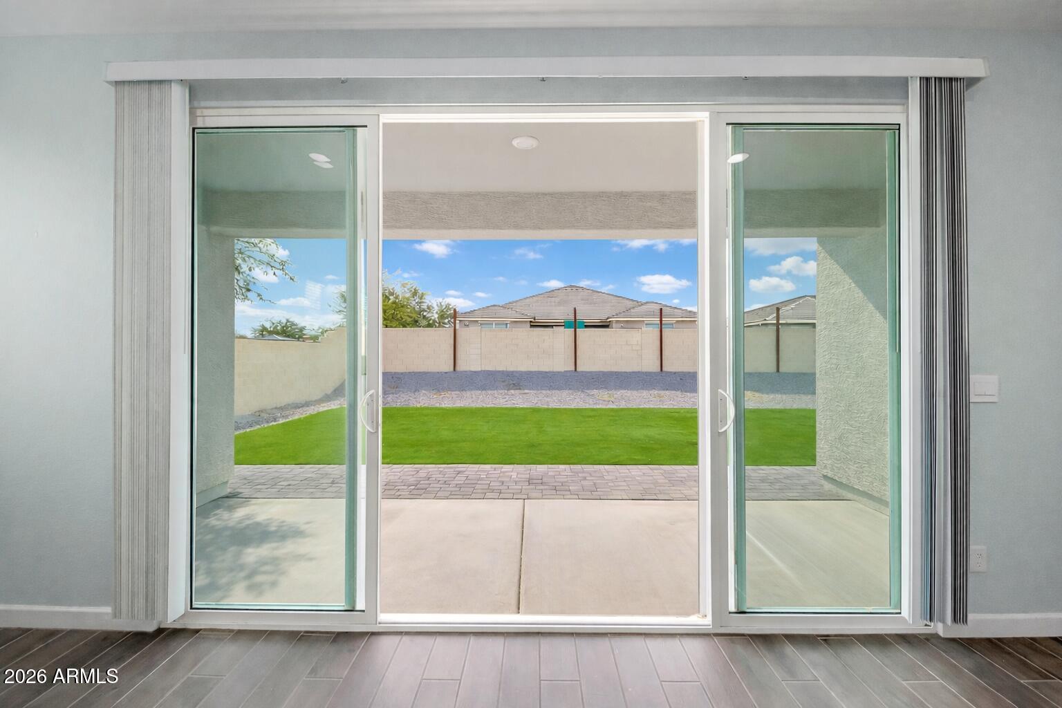 15896 W DESERT HOLLOW Drive