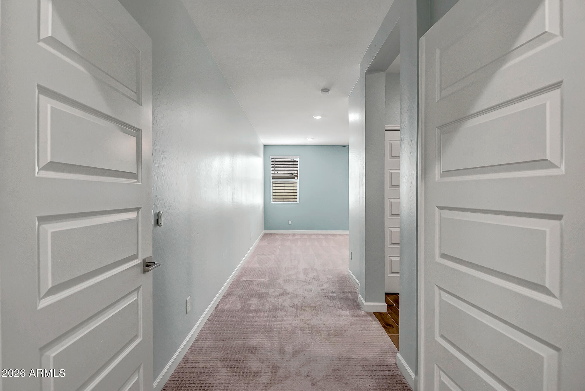 15896 W DESERT HOLLOW Drive