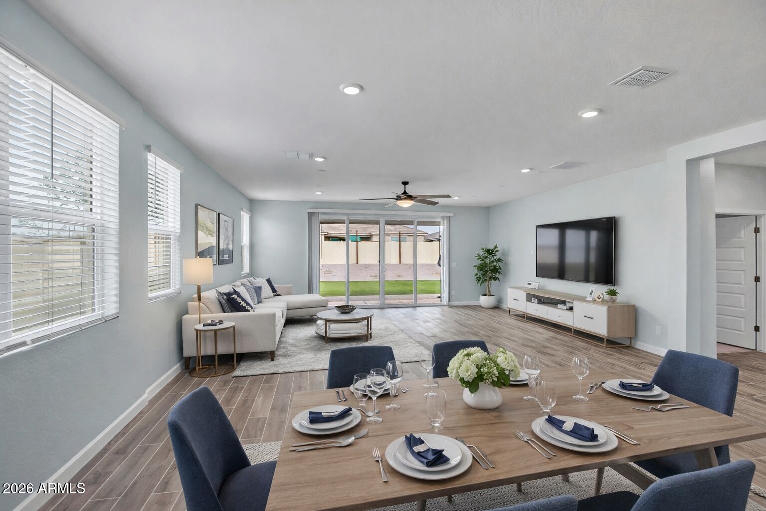 15896 W DESERT HOLLOW Drive