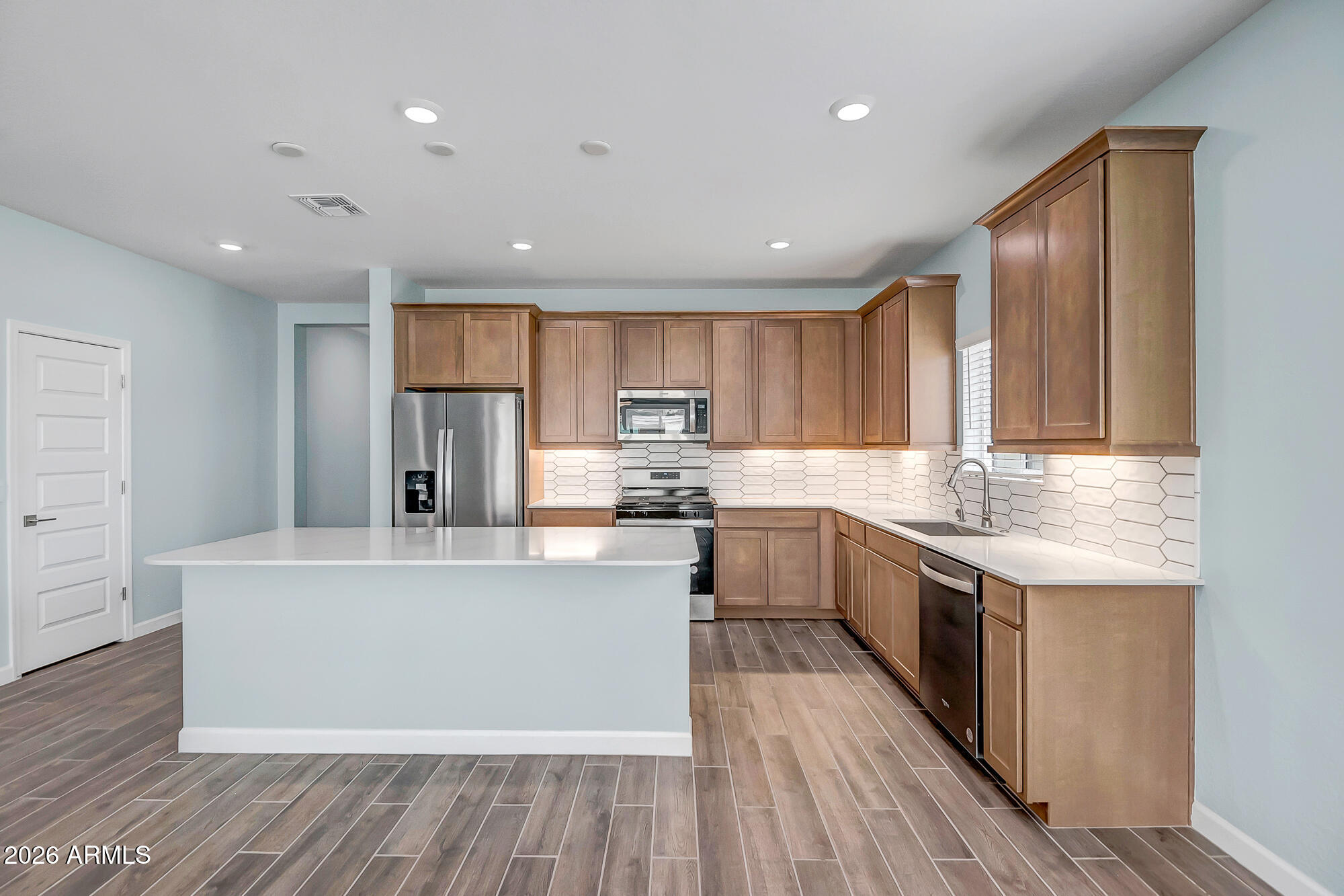 15896 W DESERT HOLLOW Drive