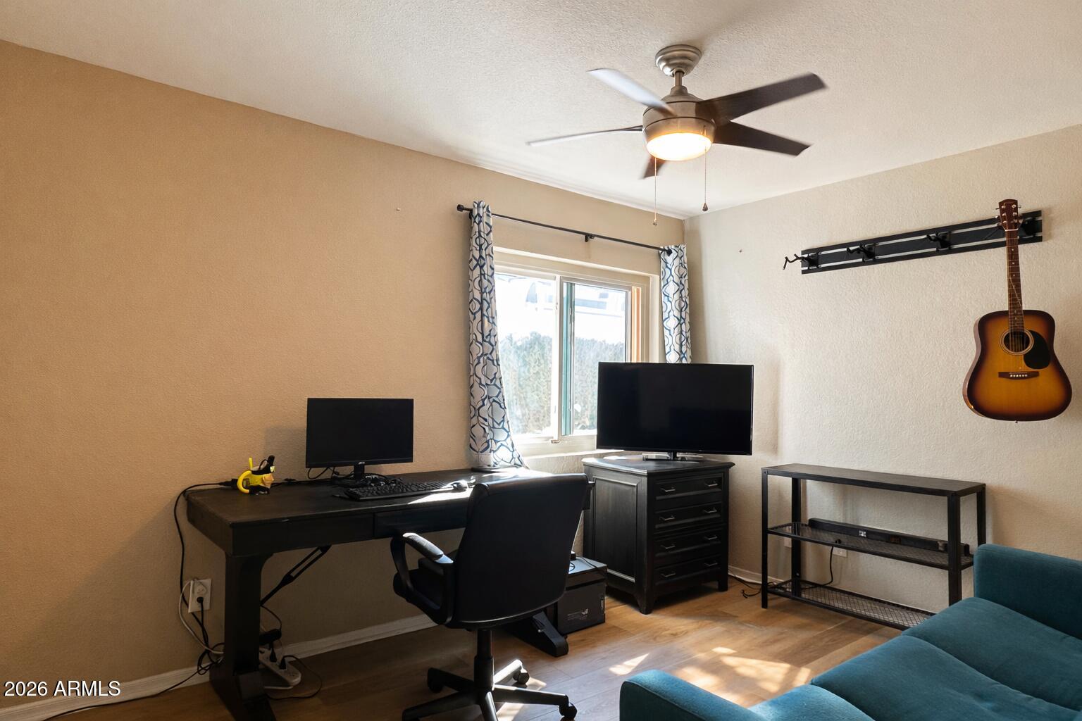 1508 E WEATHERVANE Lane