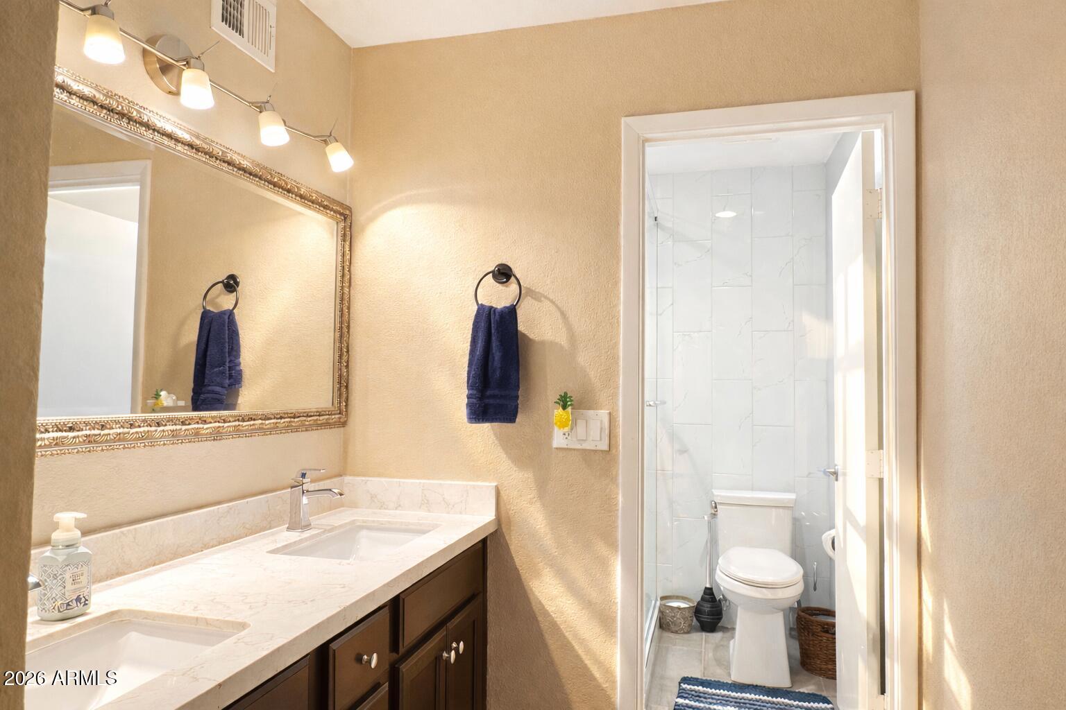 1508 E WEATHERVANE Lane