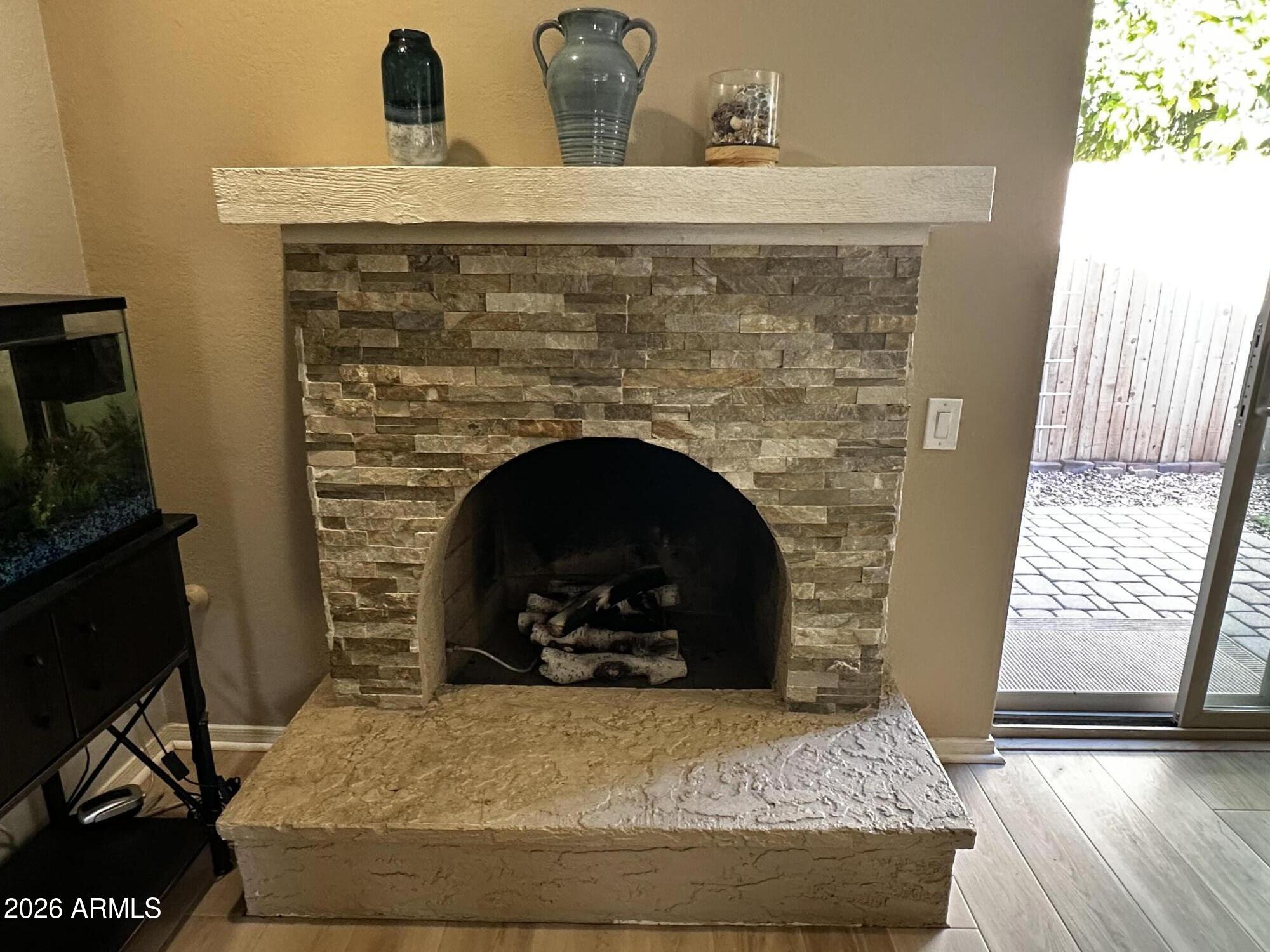 1508 E WEATHERVANE Lane