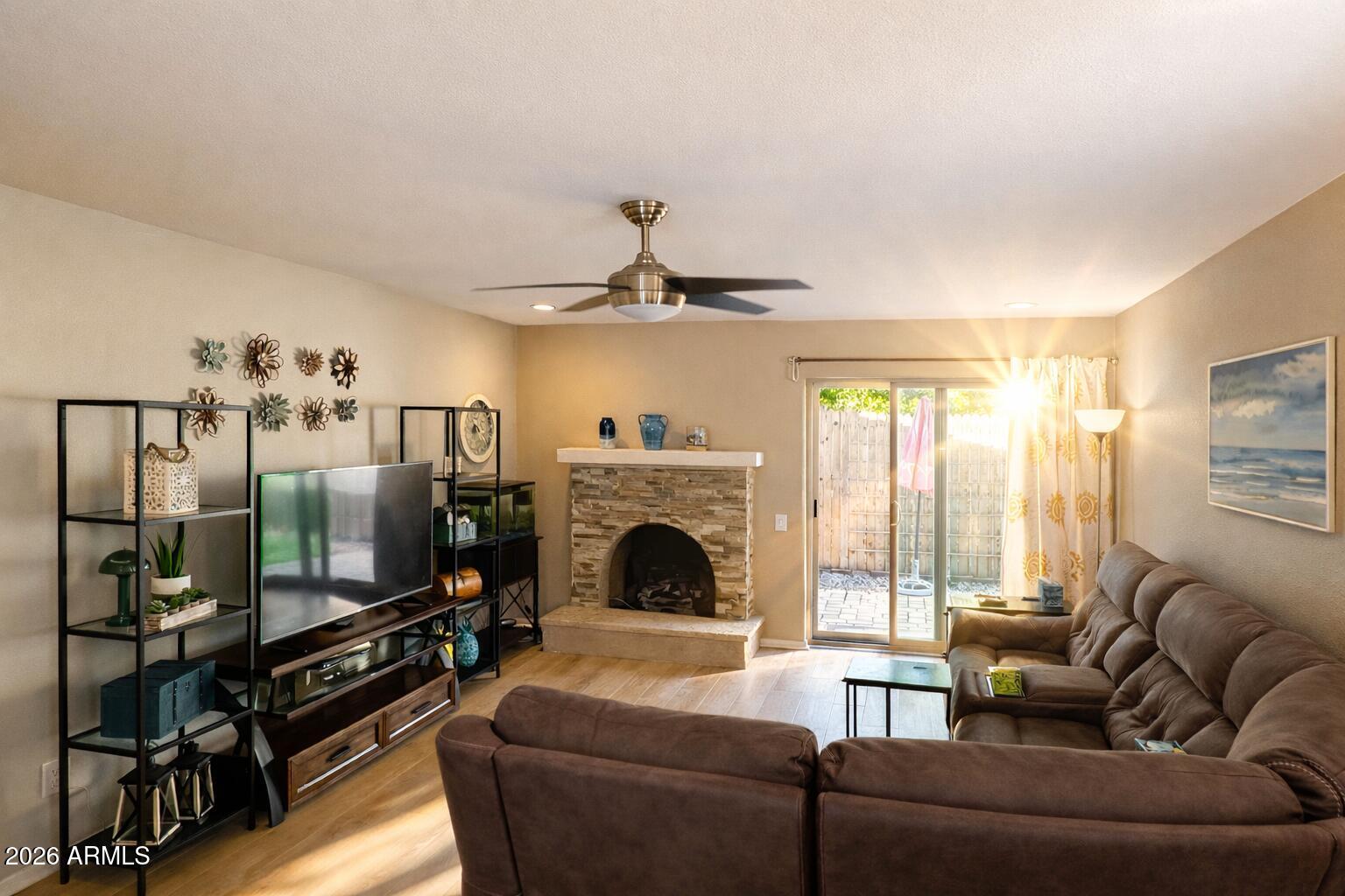 1508 E WEATHERVANE Lane