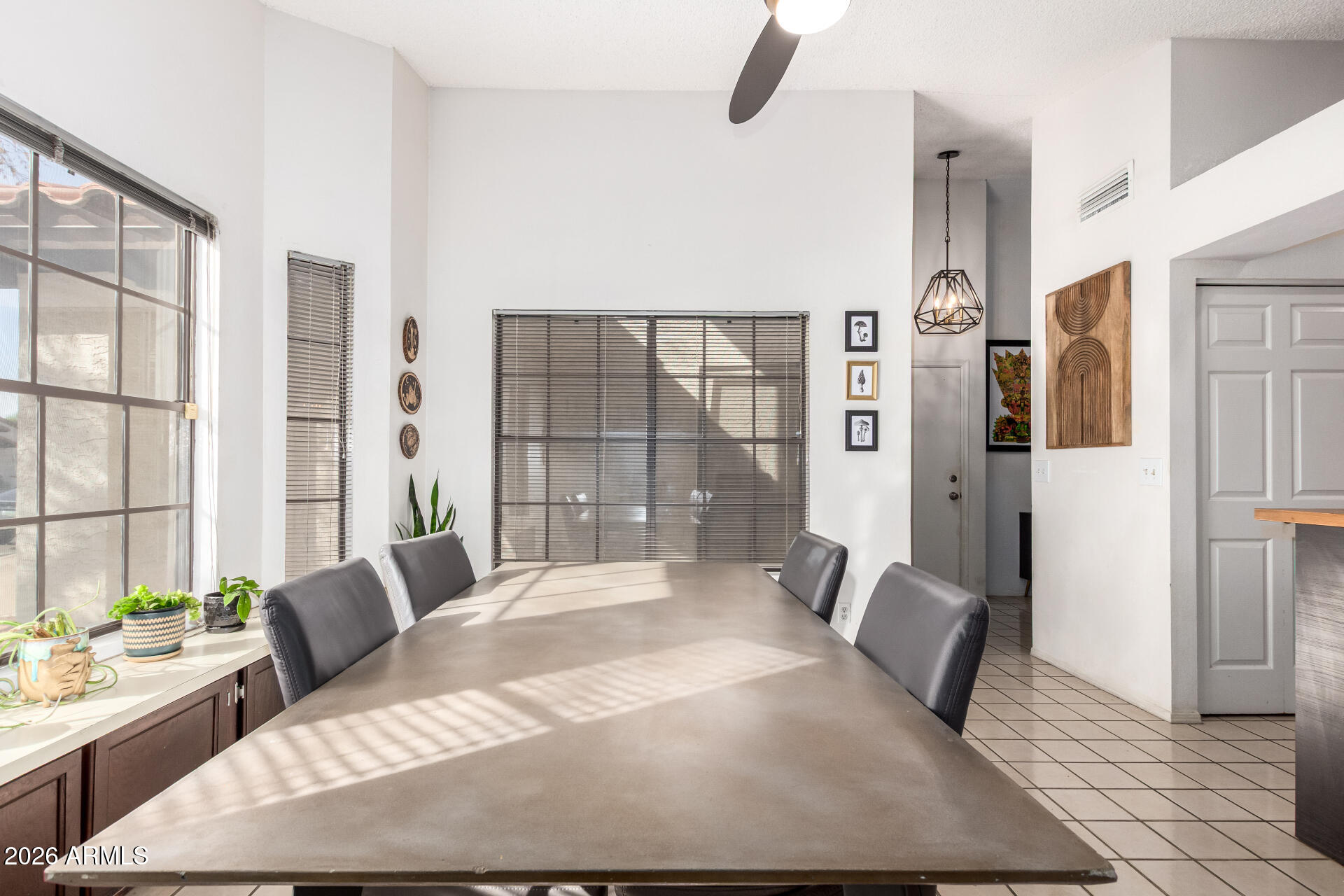 2142 W KNOWLES Circle