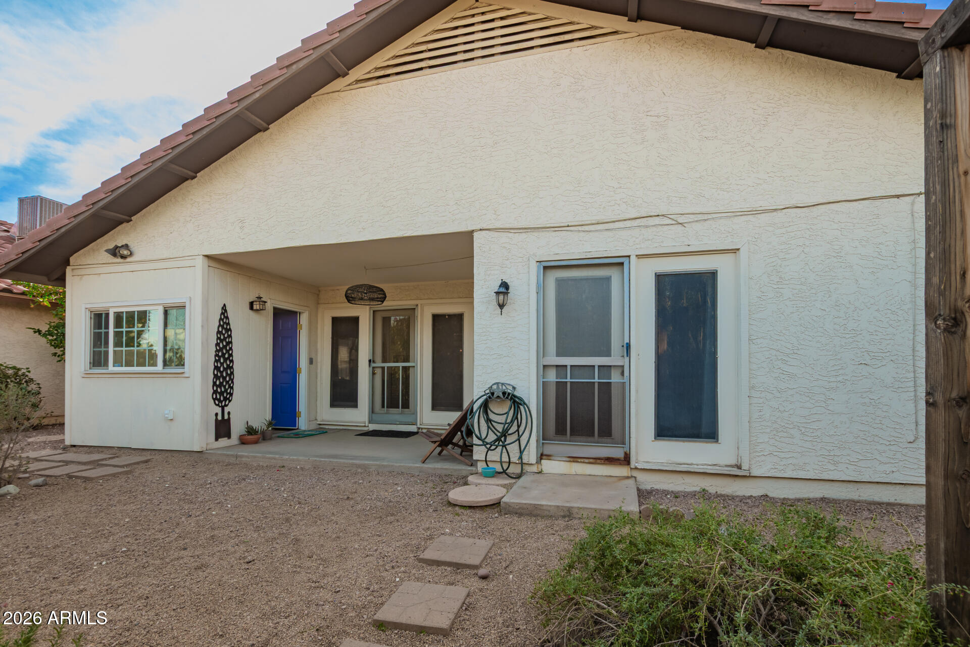 2142 W KNOWLES Circle