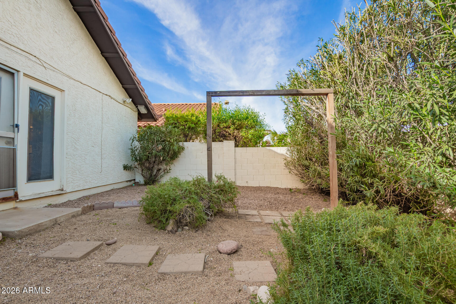 2142 W KNOWLES Circle