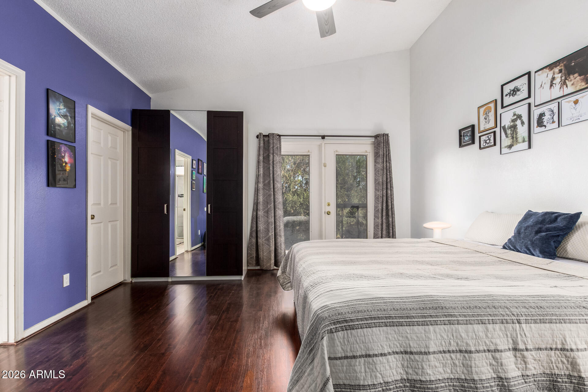 2142 W KNOWLES Circle