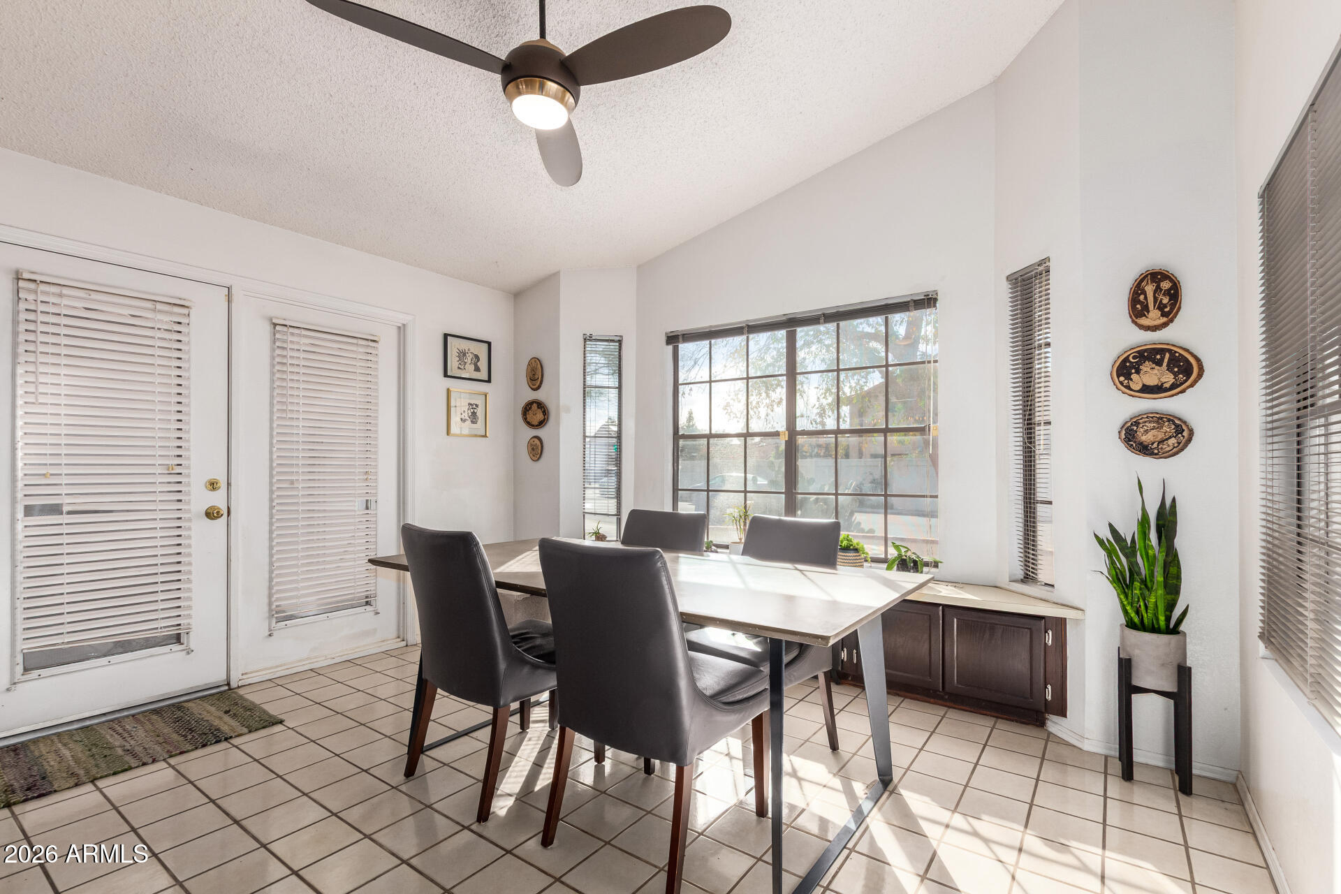 2142 W KNOWLES Circle