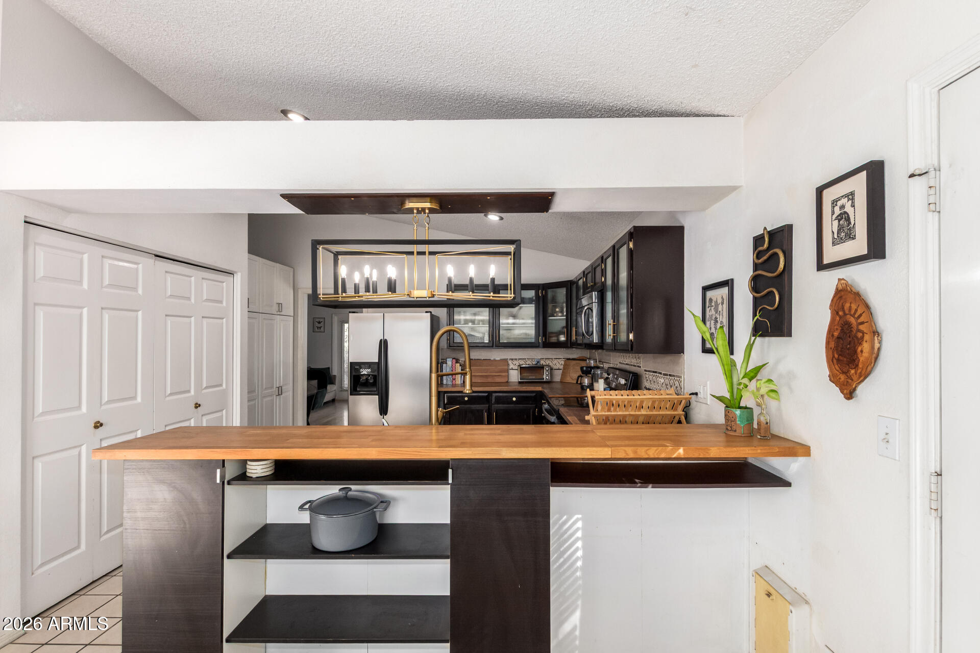 2142 W KNOWLES Circle