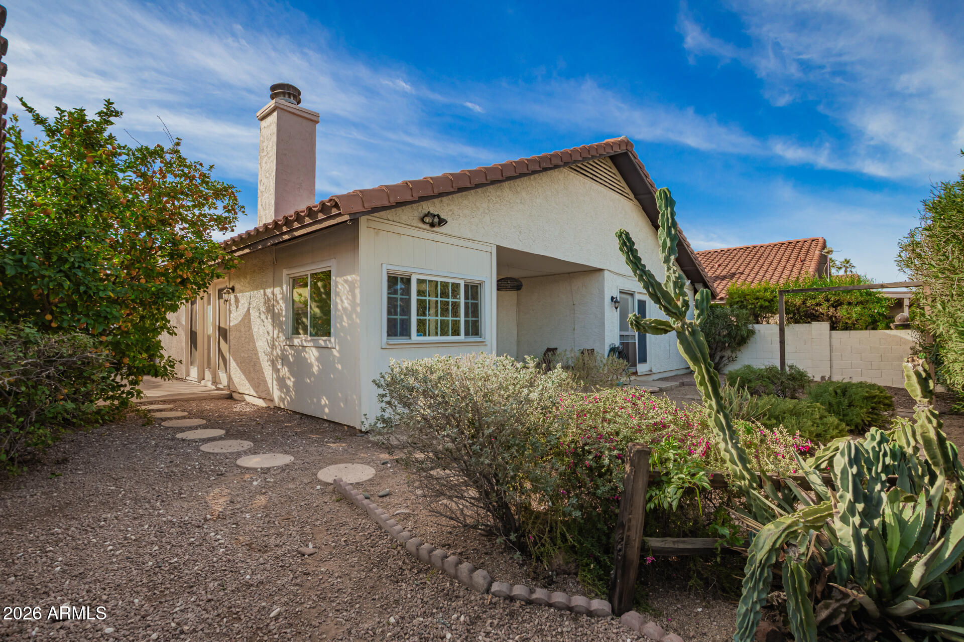 2142 W KNOWLES Circle