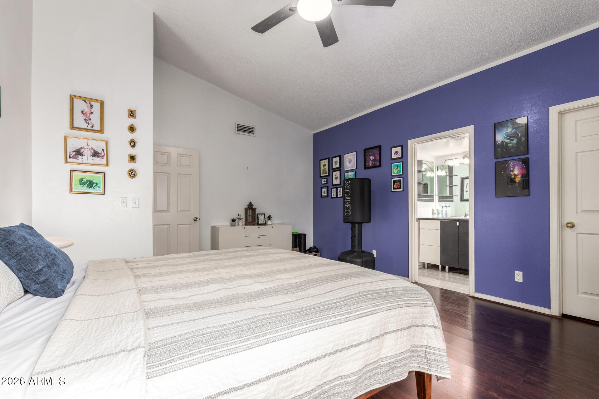 2142 W KNOWLES Circle