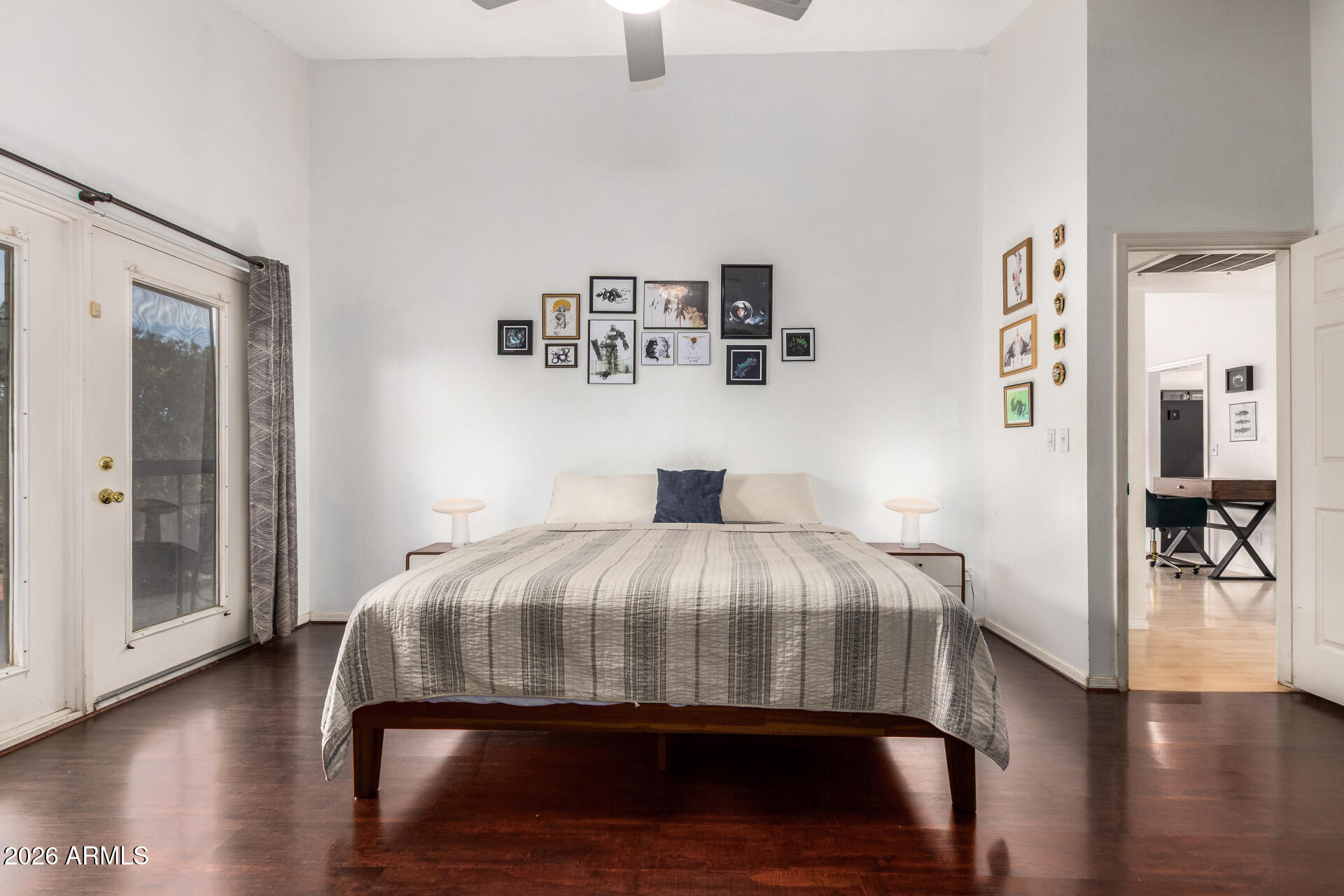 2142 W KNOWLES Circle