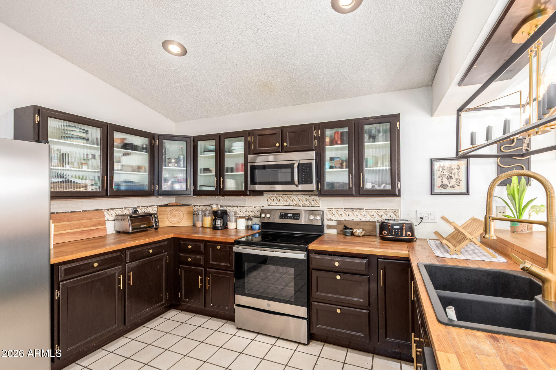 2142 W KNOWLES Circle