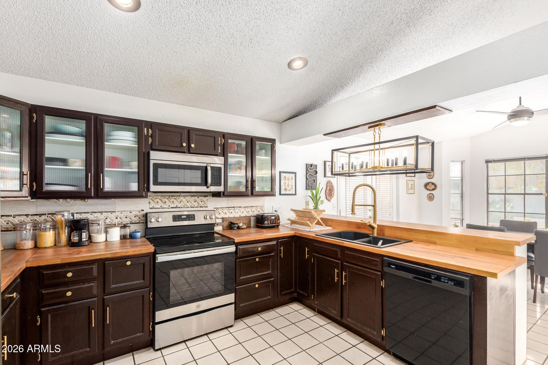 2142 W KNOWLES Circle