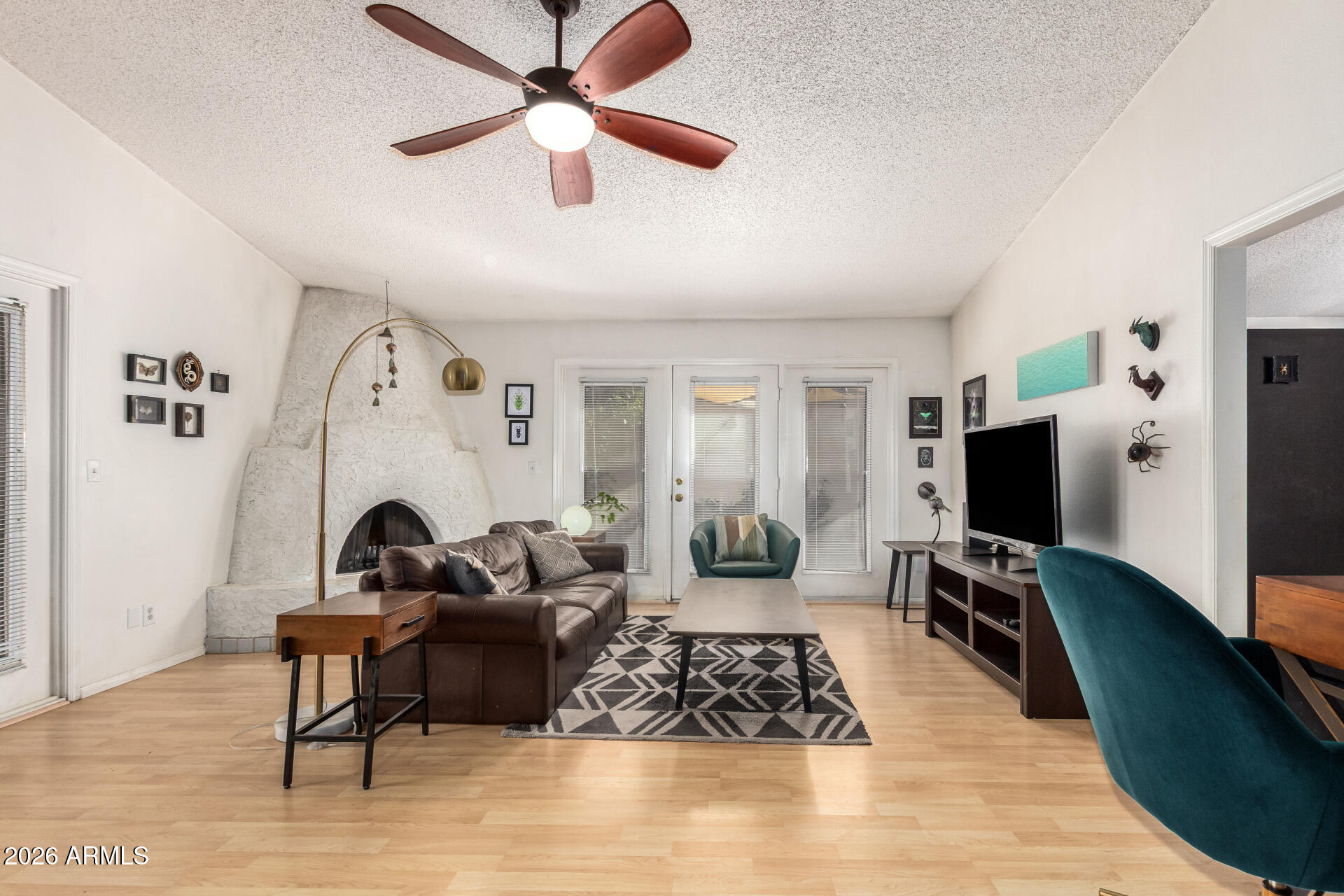 2142 W KNOWLES Circle