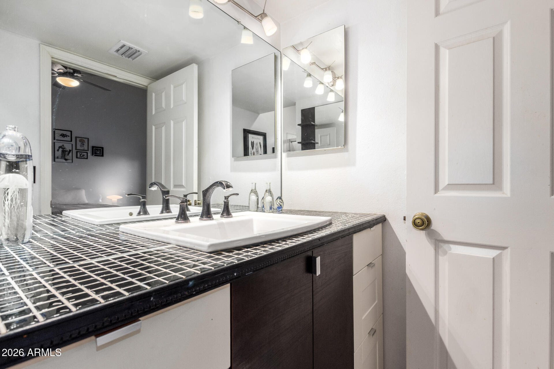 2142 W KNOWLES Circle