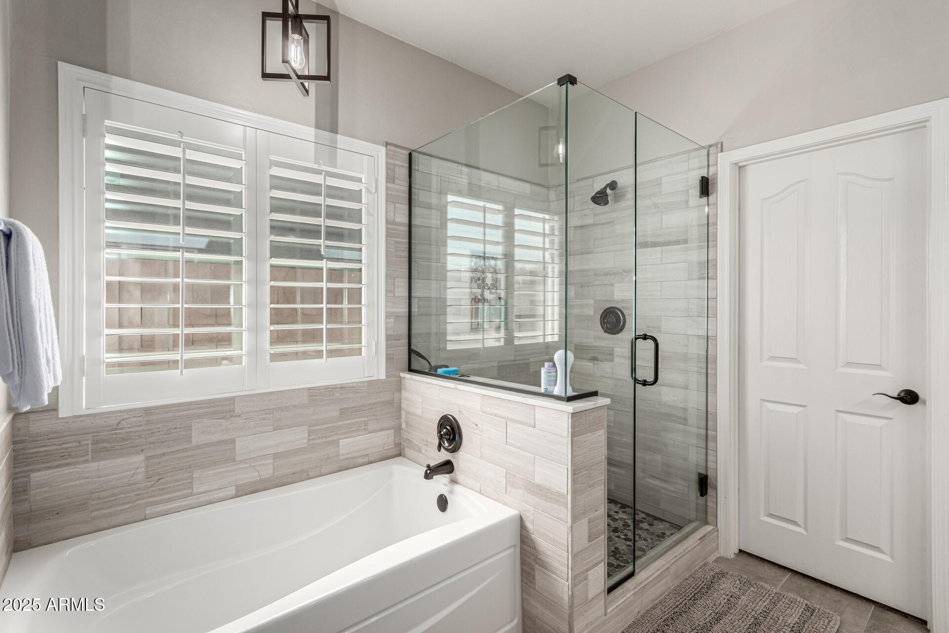 6219 S BANNING Street