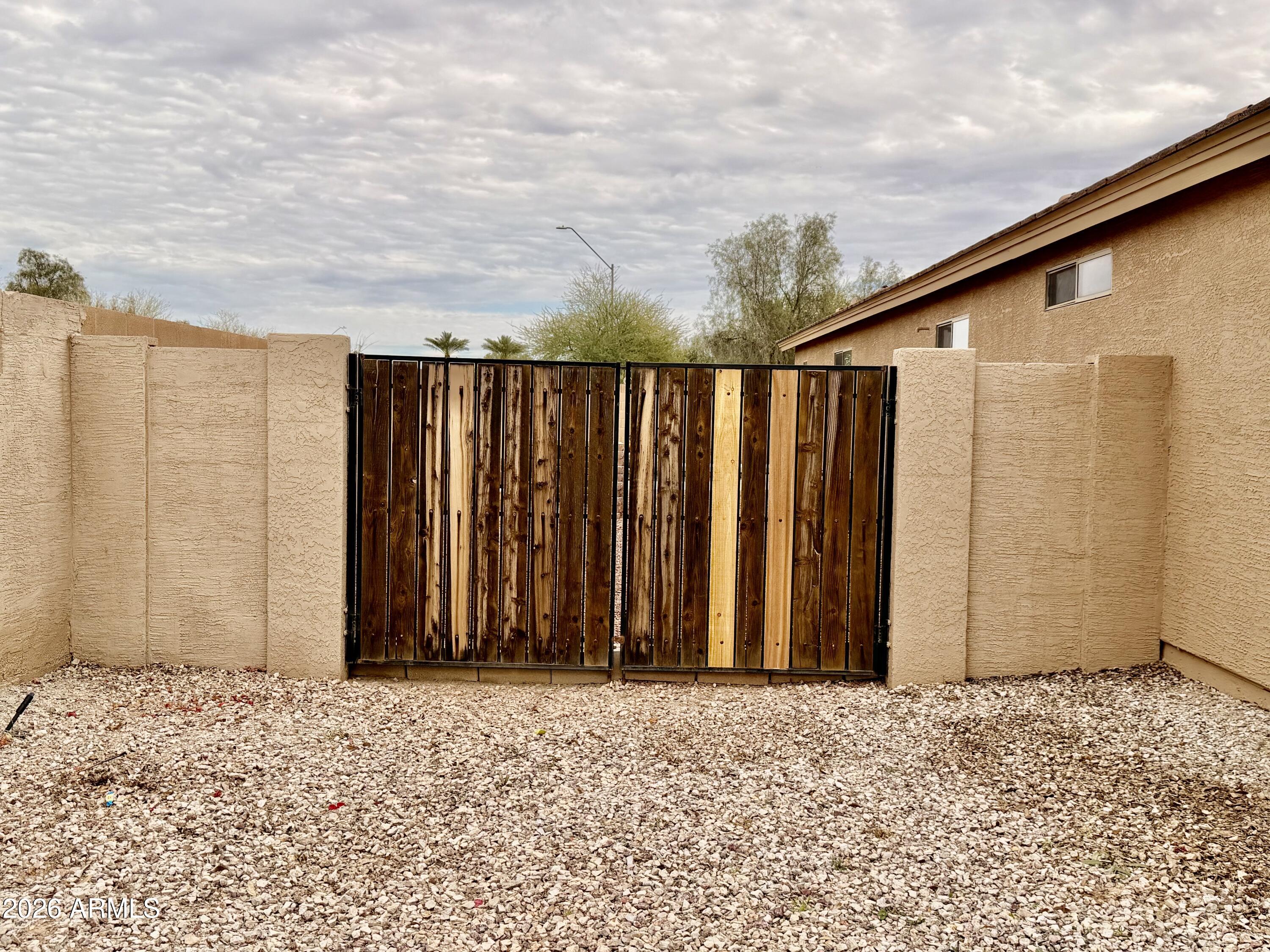 1794 N DESERT WILLOW Street