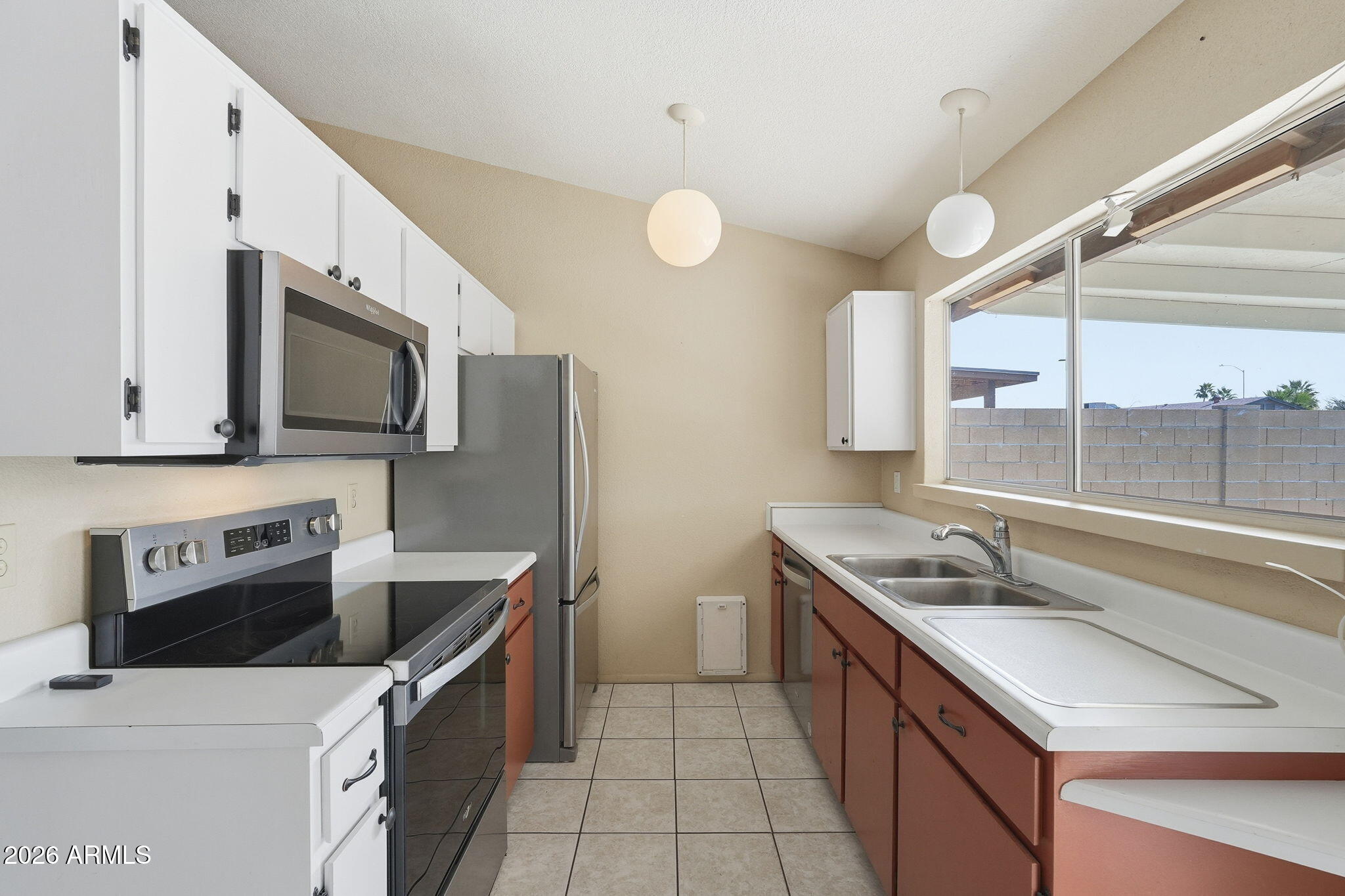 2859 E IMPALA Avenue