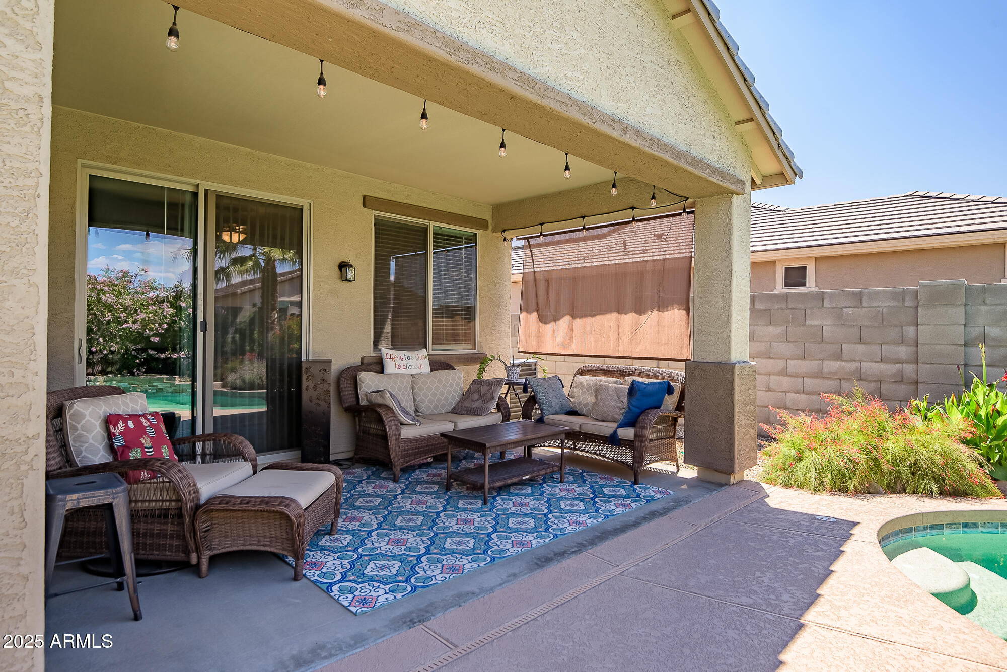 18662 W FOOTHILL Drive